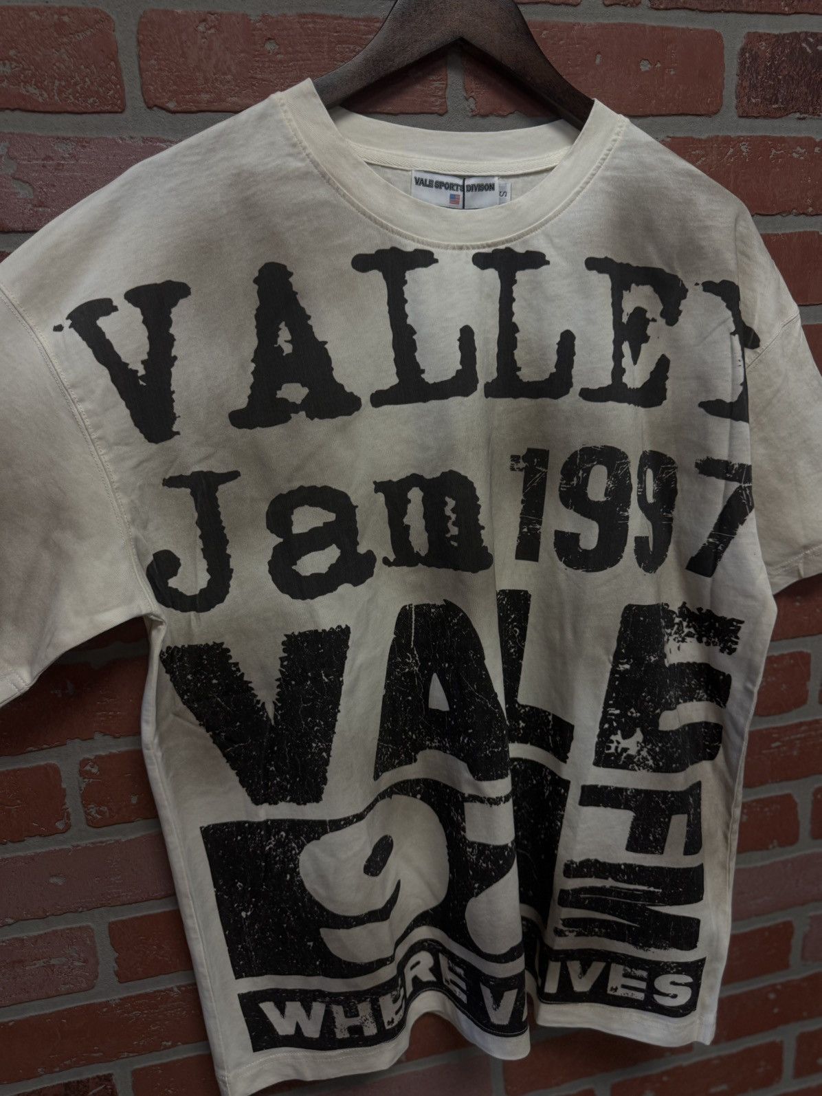 Vale Vale Valley 97FM Tee Shirt Size Small (NEW) Size US S / EU 44-46 / 1 - 2 Thumbnail