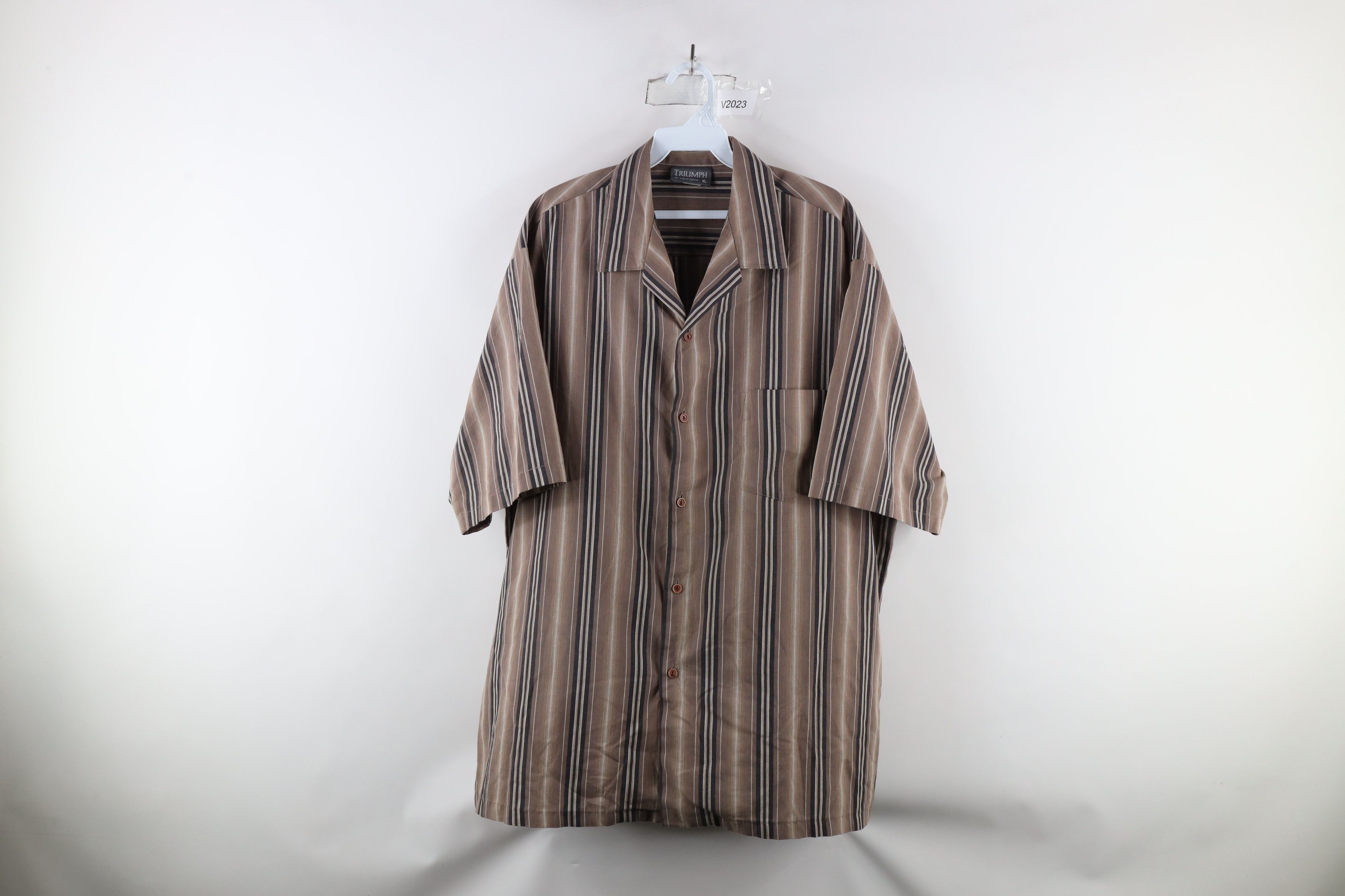 Vintage Vintage 90s Streetwear Fit Short Sleeve Button Shirt USA Size US XL / EU 56 / 4 - 1 Thumbnail