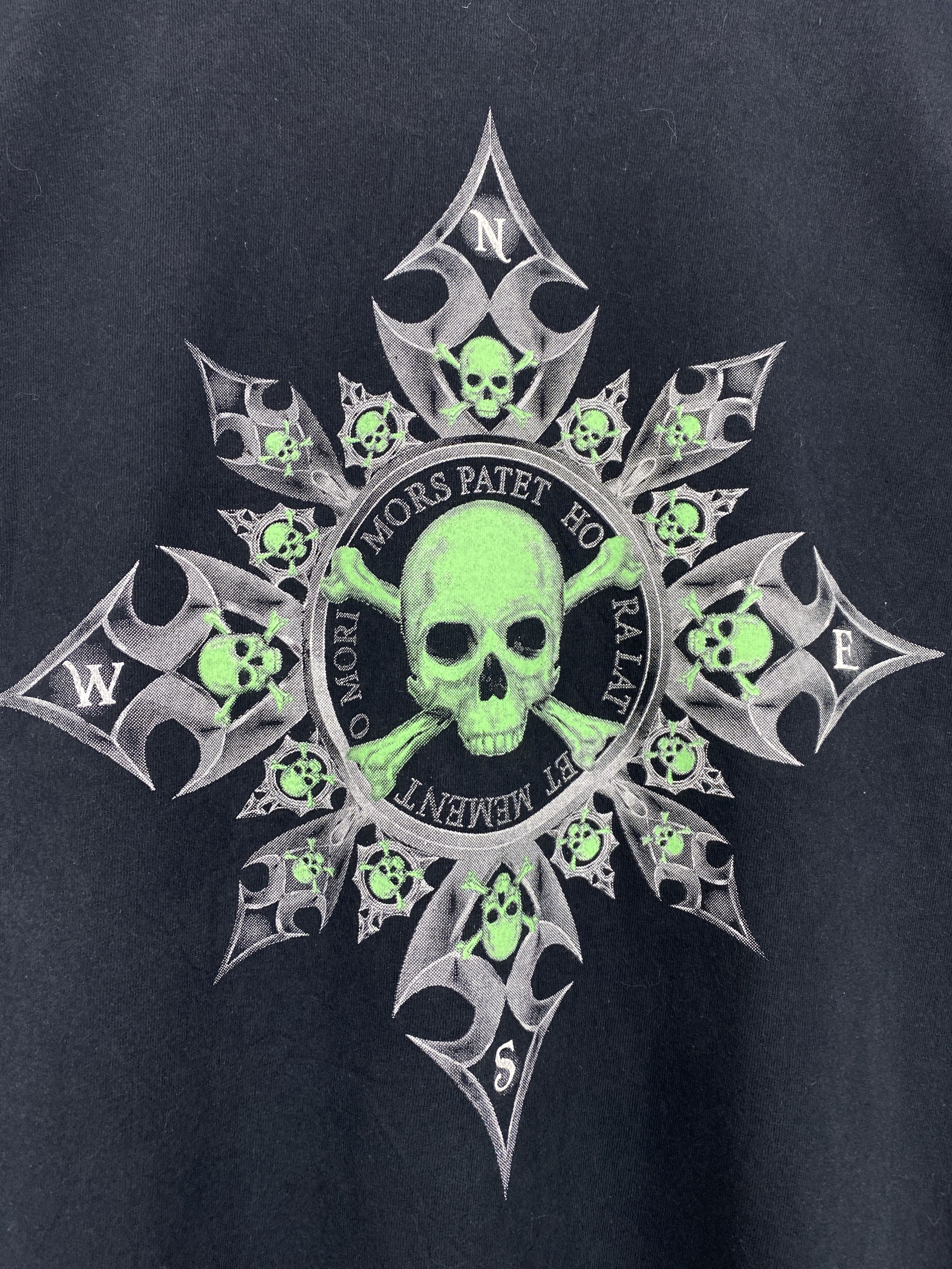 Vintage Vintage Treasure Island Skulls Graphic Backhit Tee TA0677 Size US XXL / EU 58 / 5 - 5 Thumbnail