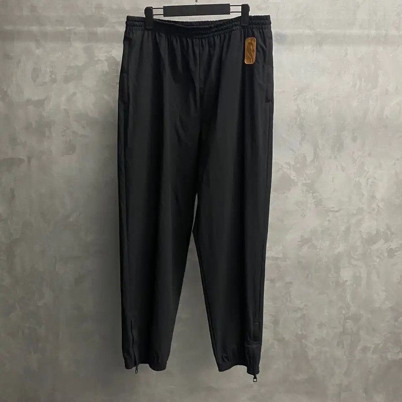 Louis Vuitton Black Men's Casual Pants 0089