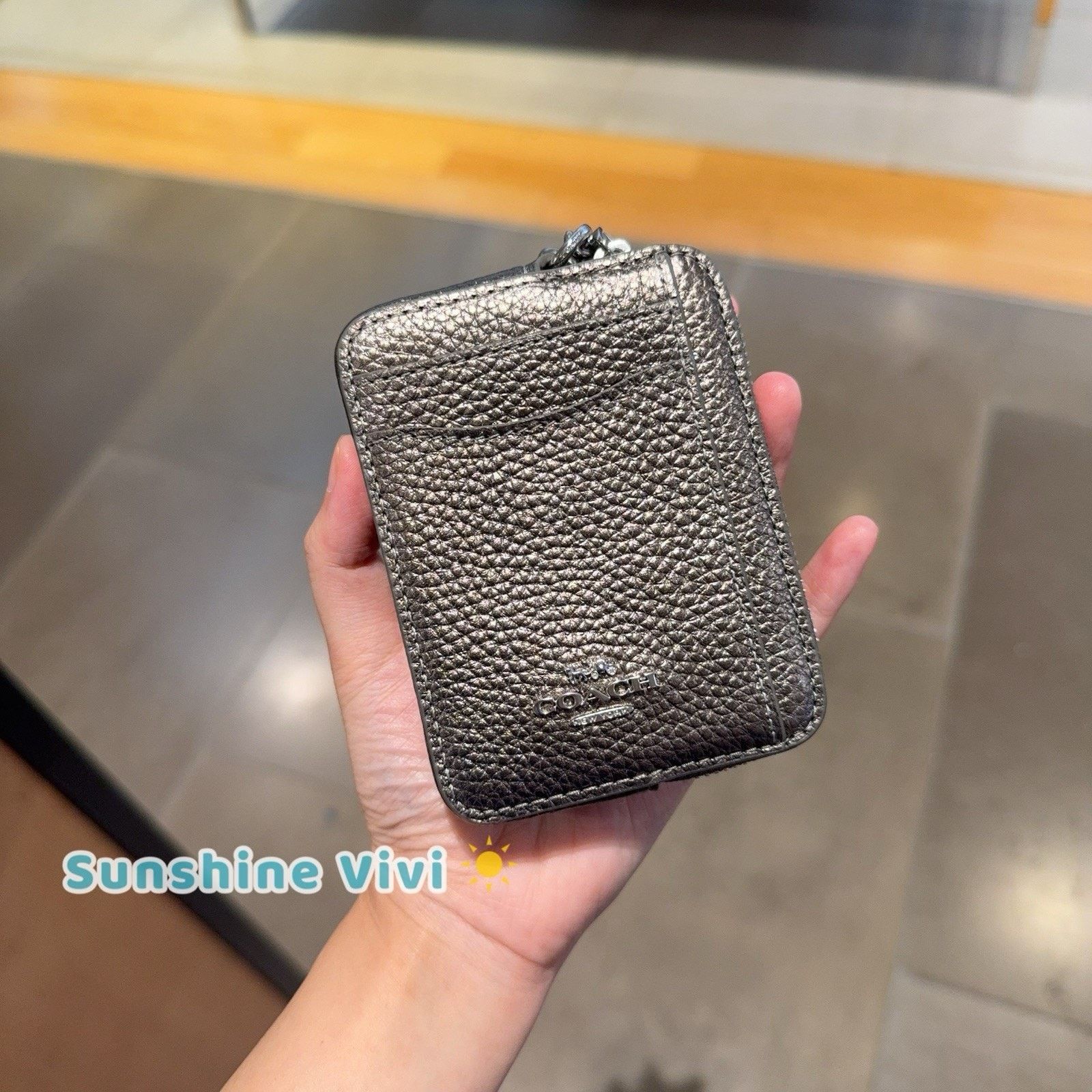 Coach NWT Coach Zip Card Case Foil metallic leather CCO27 Silver Size ONE SIZE - 1 Thumbnail