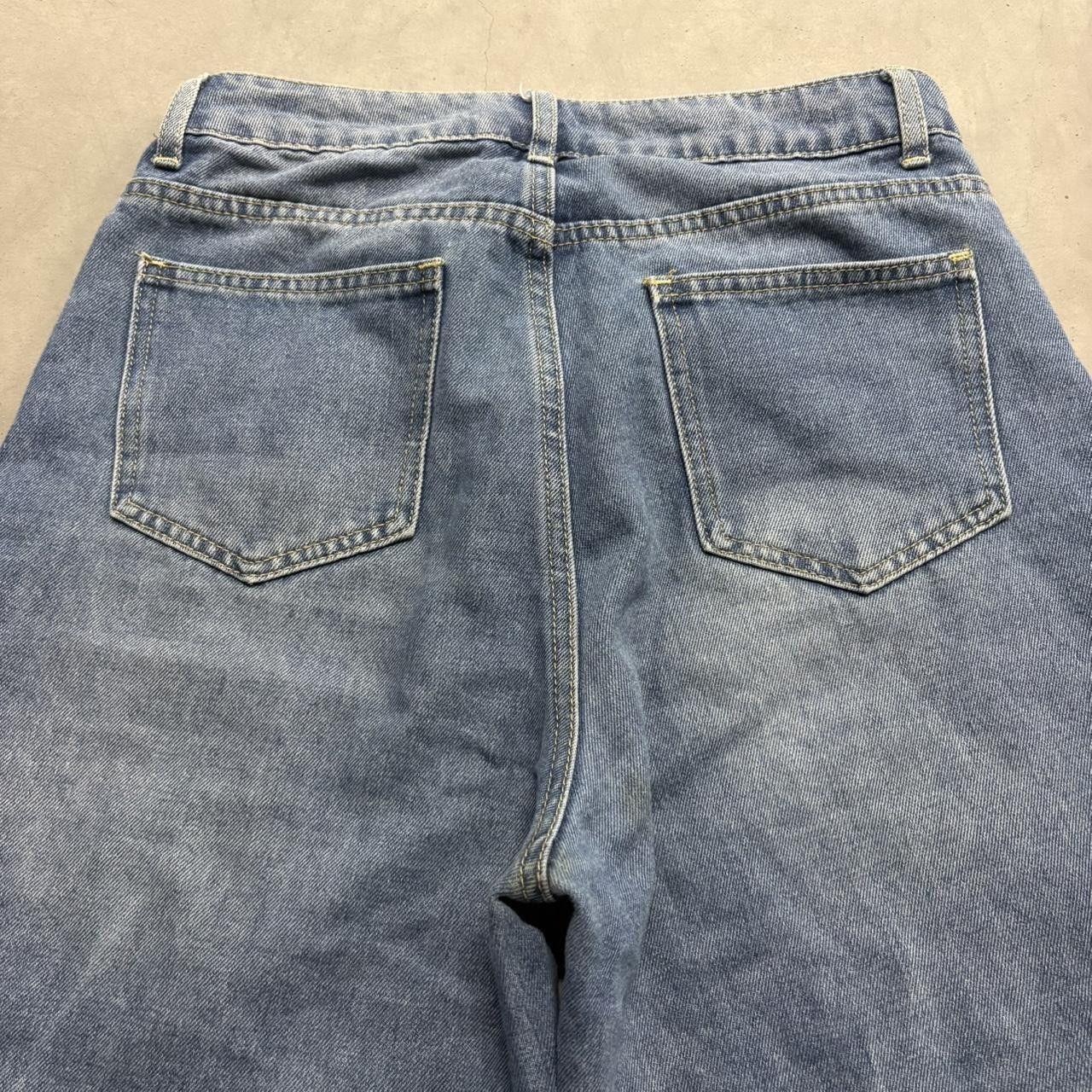 Vintage Crazy Vintage Y2K/2000s Super Baggy Wideleg Ripped Medium Wash Denim Jeans! Size US 28 / EU 44 - 5 Thumbnail