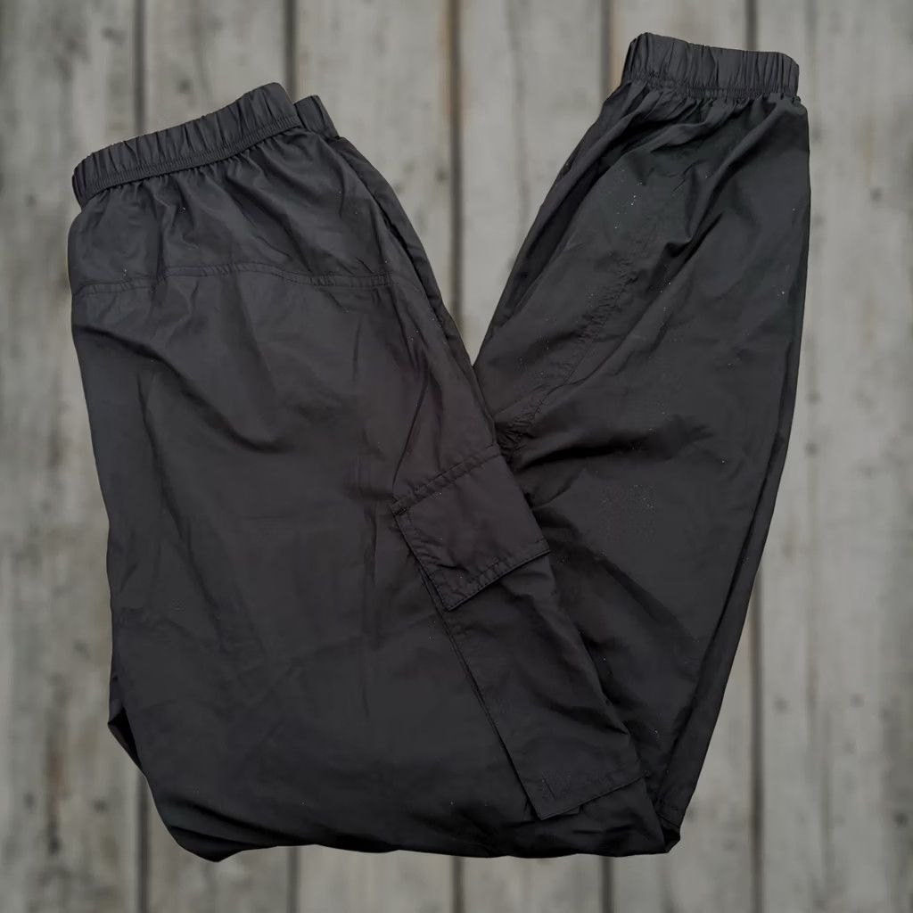 Fabletics Fabletics Womens Small Lightweight Cargo Jogger Pants Black Pull-On Elastic Size 28" / US 6 / IT 42 - 1 Thumbnail