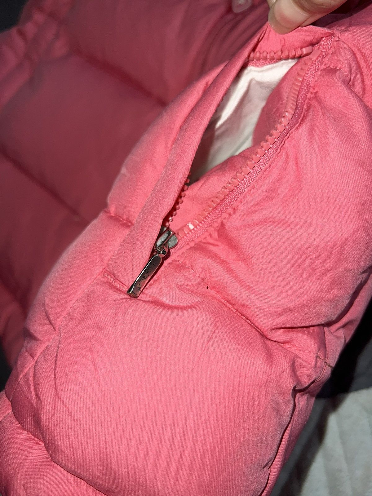 Fila Vintage Y2K Fila puffer top🎀💗👩🏻‍🎤 Size S / US 4 / IT 40 - 11 Thumbnail
