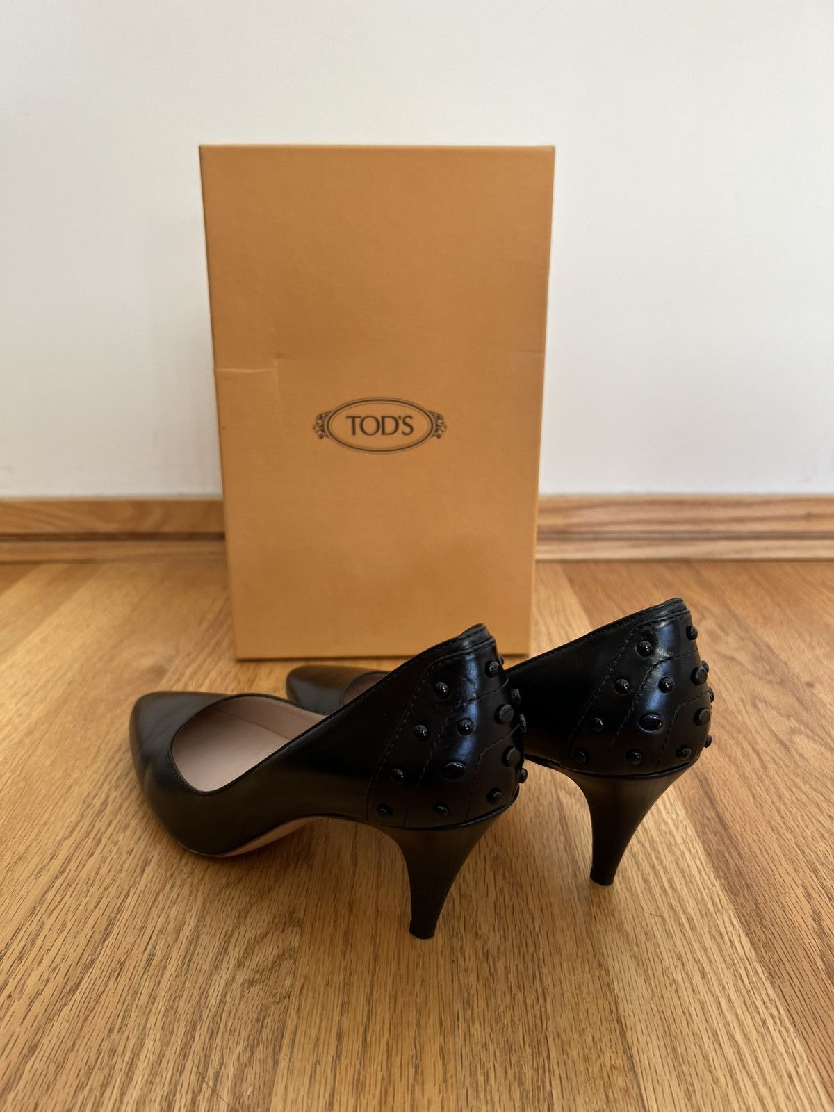 Tod's Tod’s Pump Heel - 38 Black with Studded Heel Size US 8 / IT 38 - 2 Thumbnail
