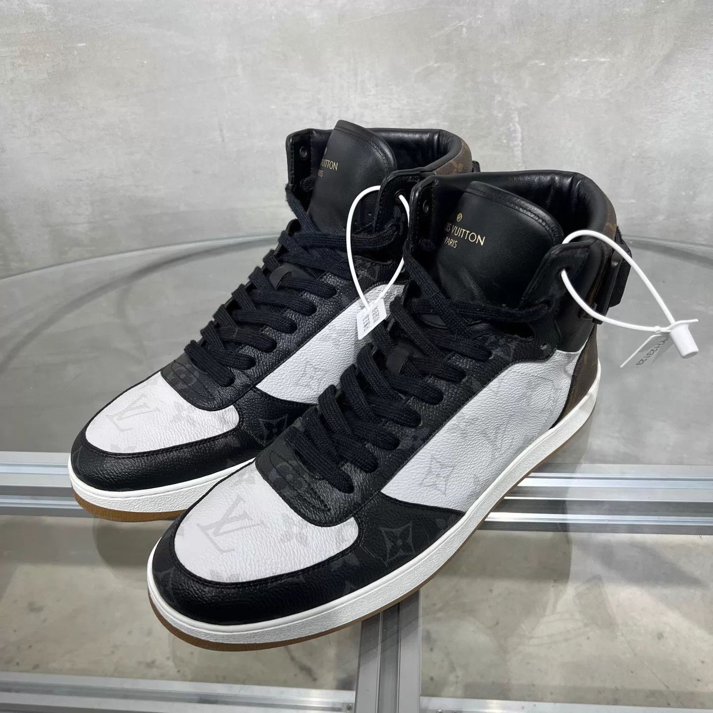 Louis Vuitton LV Monogram All Over Print Sneaker Black/White UK8.5 Size US 9.5 / EU 42-43 - 2 Thumbnail