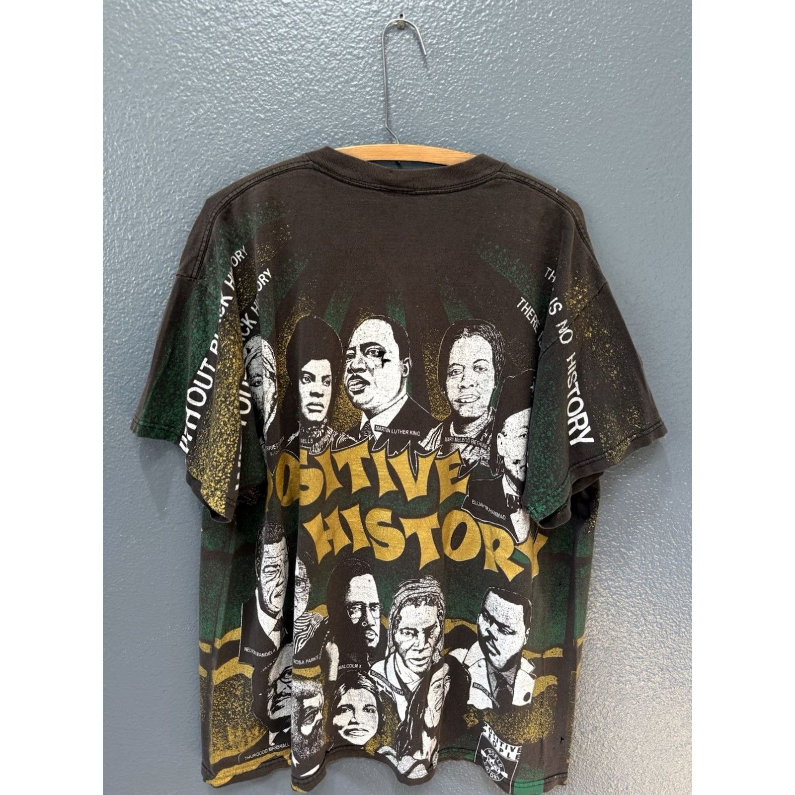 Delta VINTAGE 90s Black History Positive History All Over Print Black Tee Shirt XL Men Delta T-Shirt 90s Clothing Mens Black Size US XL / EU 56 / 4 - 7 Thumbnail