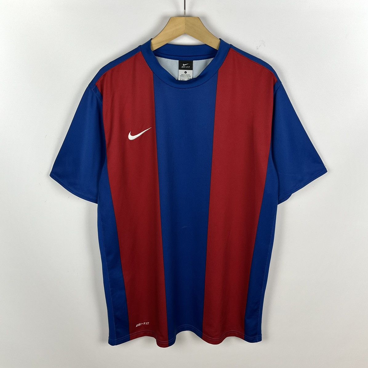 Nike Vintage Nike Bloke core swoosh drill soccer jersey tee 00’s Size US L / EU 52-54 / 3 - 1 Thumbnail