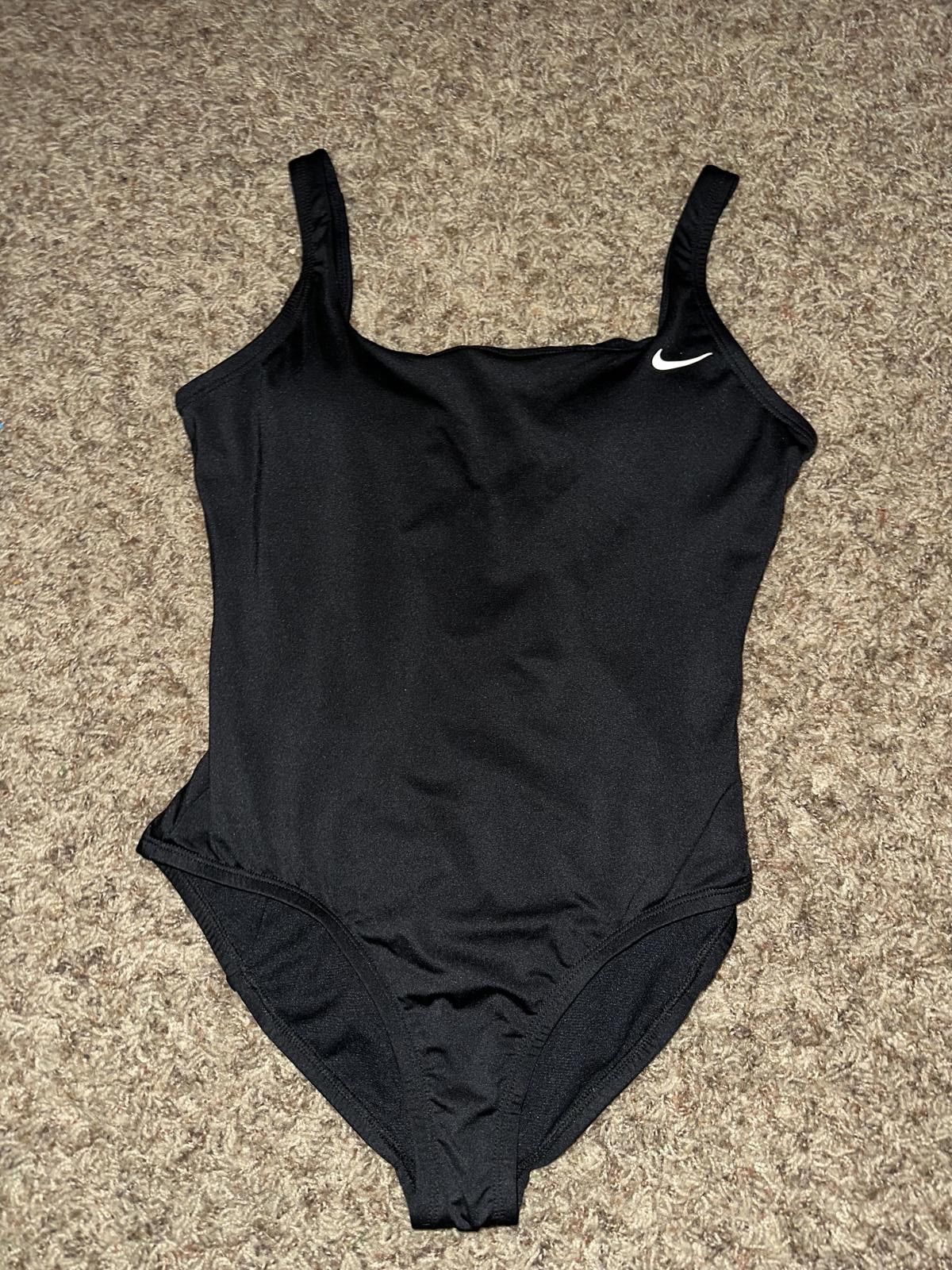 Nike Women's Essential Solid U Back One Piece Swimsuit Size ONE SIZE - 1 Thumbnail