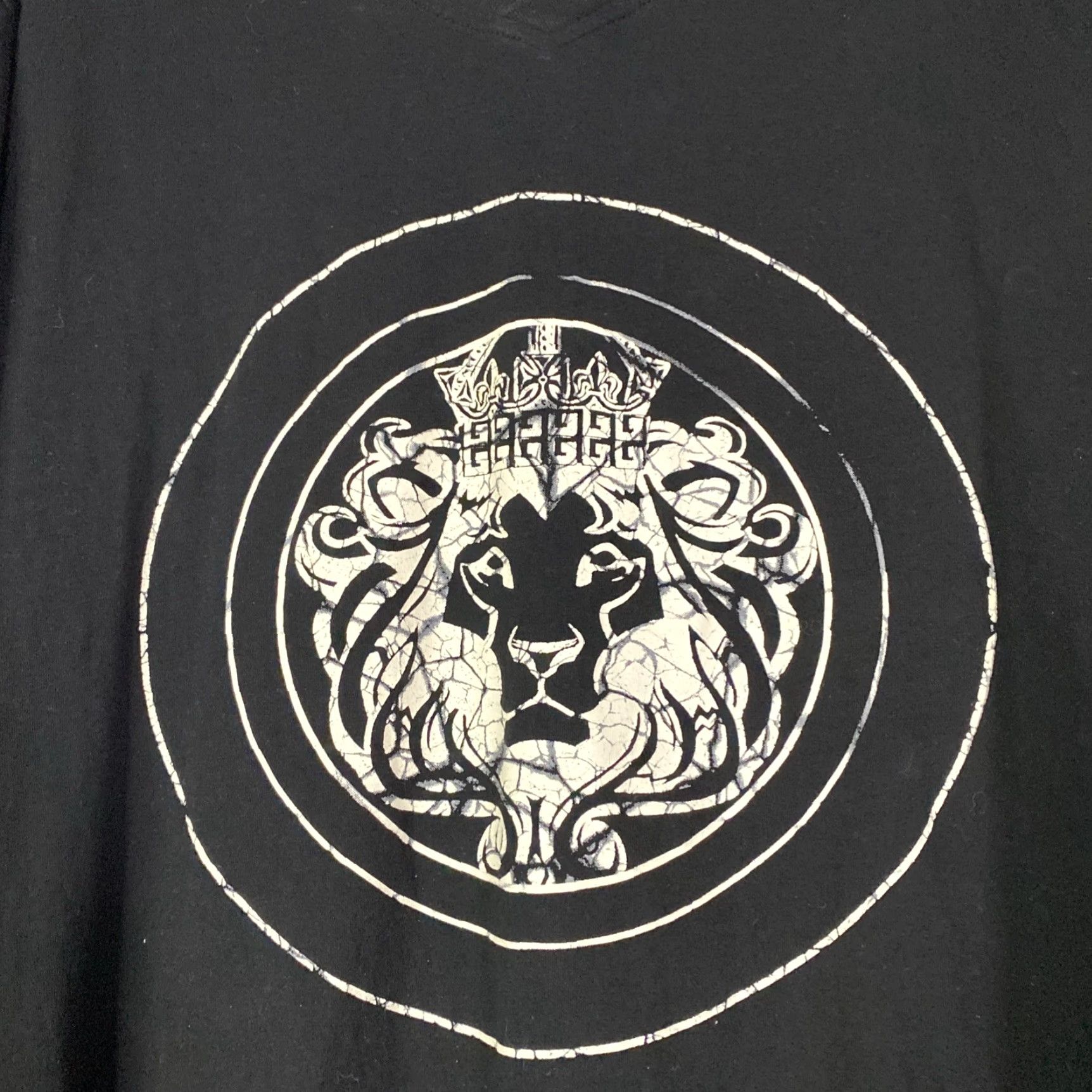 Versace VINTAGE Versace 19-69 Italia Long Sleeve Black V-Neck Shirt Lion Crown Mens L Size US L / EU 52-54 / 3 - 2 Thumbnail