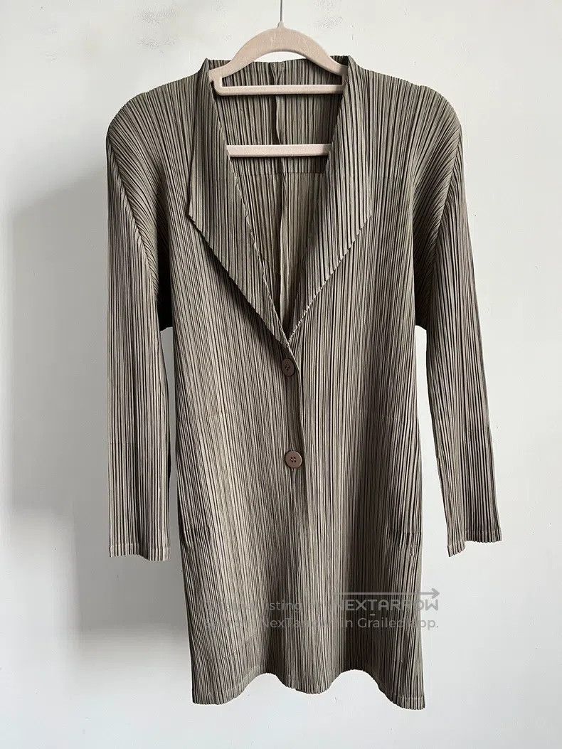 Issey Miyake Issey Miyake Gray Coat Size L / US 10 / IT 46 - 1 Thumbnail
