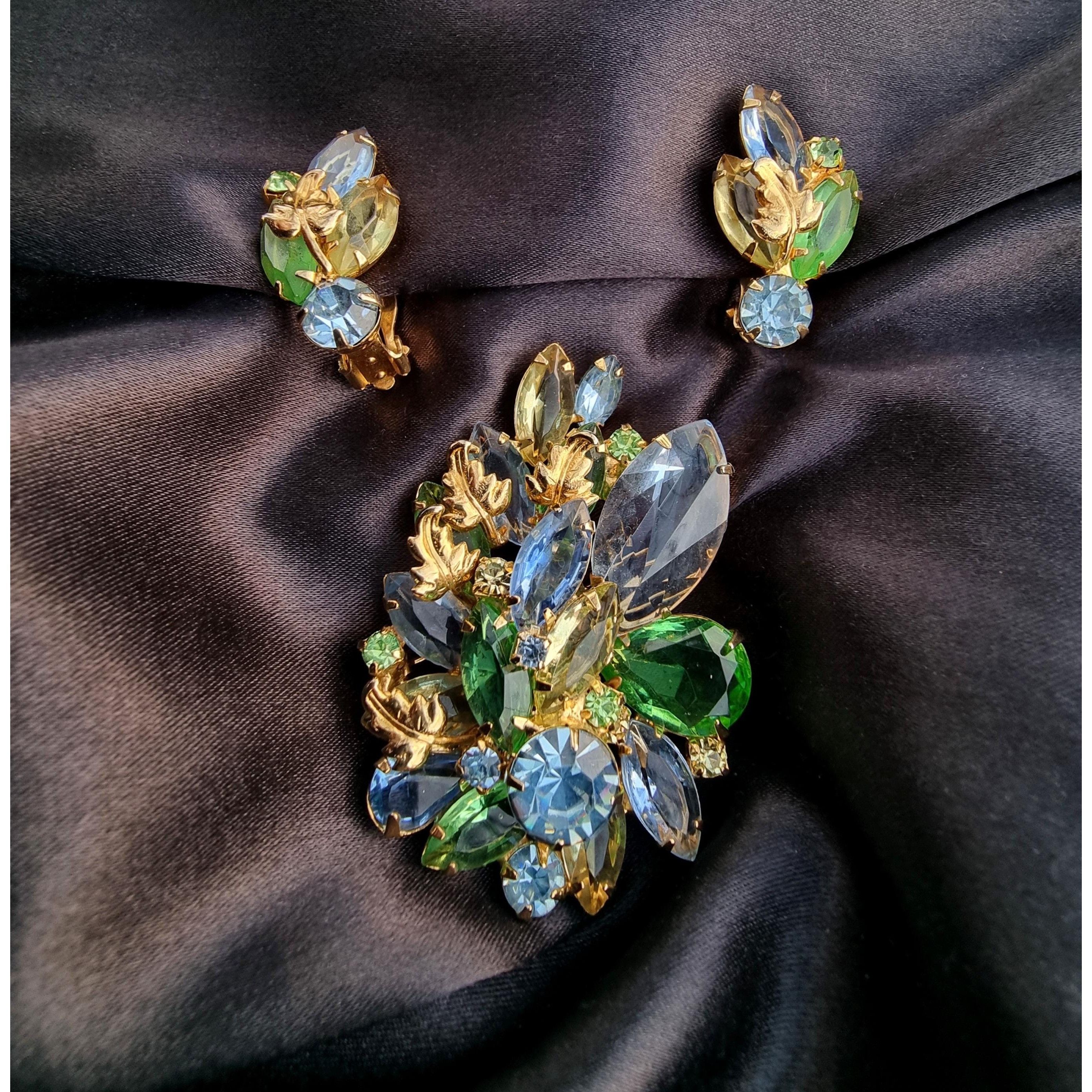 Vintage Rare Find Vintage D&E JULIANA Greenish Green Blue Gold Leave Size ONE SIZE - 3 Thumbnail