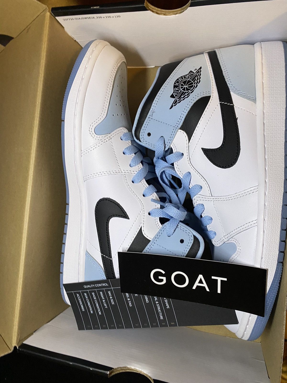 Jordan Brand Air Jordan 1 mid SE white ice blue Size US 10 / EU 43 - 1 Thumbnail