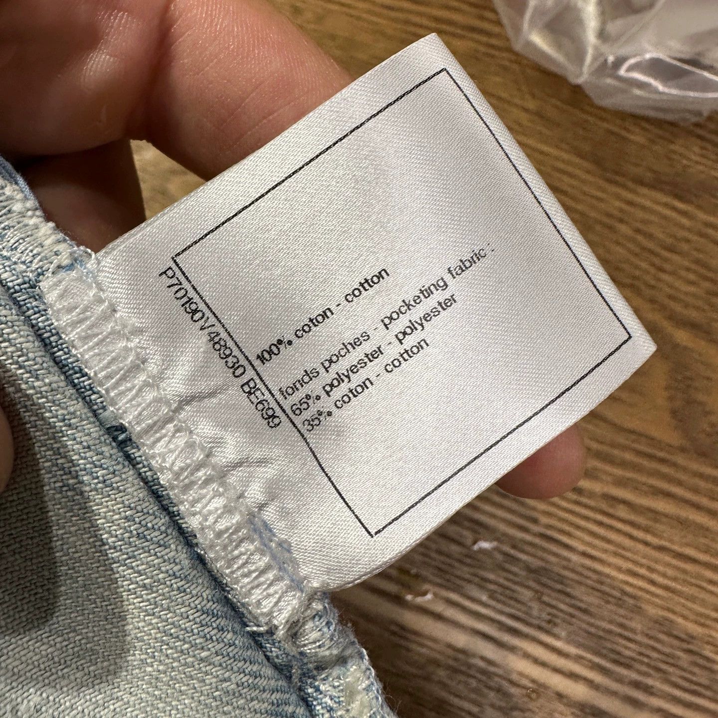 Chanel Chanel apr235 sequin Logo embroidery denim short 38 Size 27" / US 4 / IT 40 - 8 Thumbnail