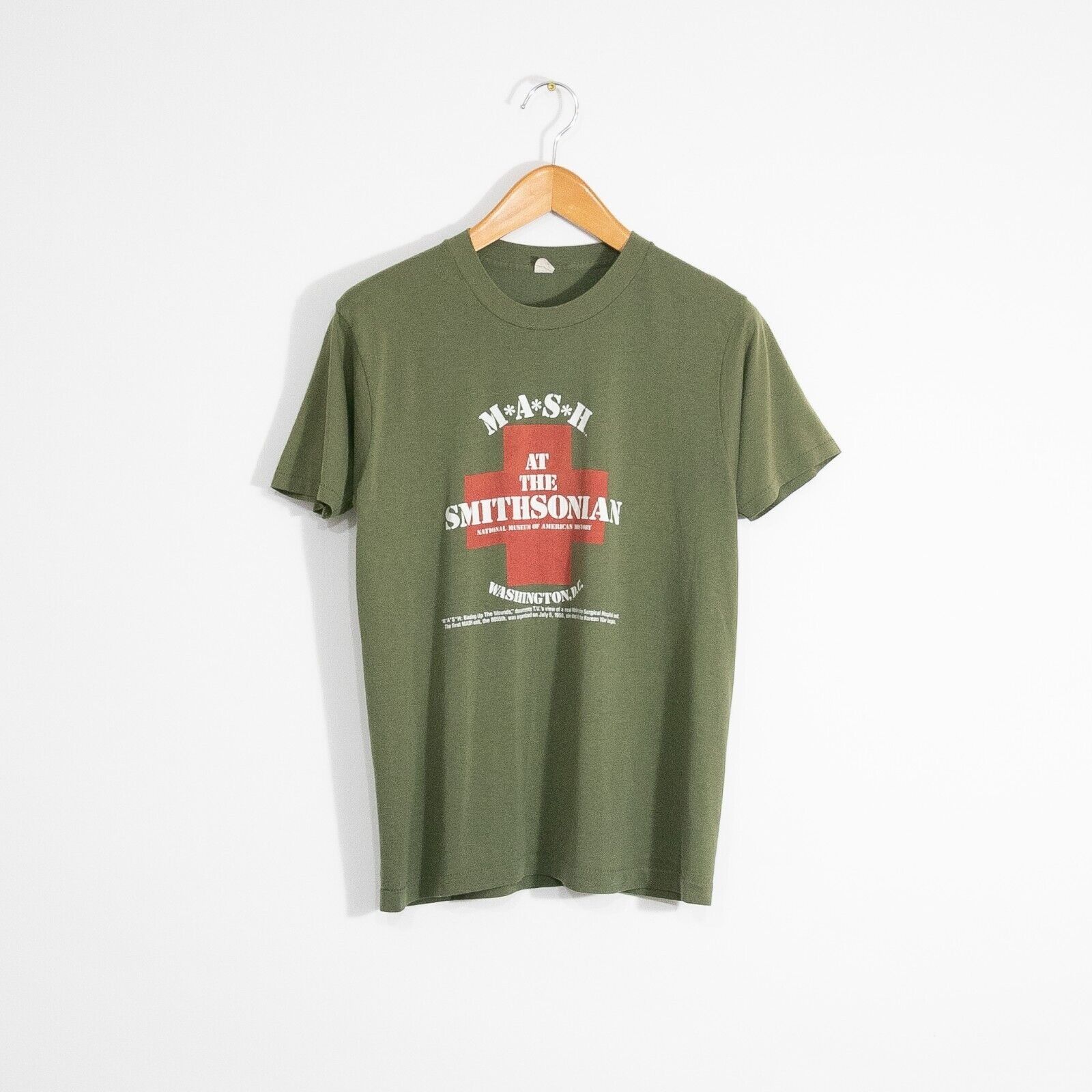Vintage Vintage 80s MASH TV Show T Shirt Medium Smithsonian Exhibit Size US M / EU 48-50 / 2 - 1 Thumbnail