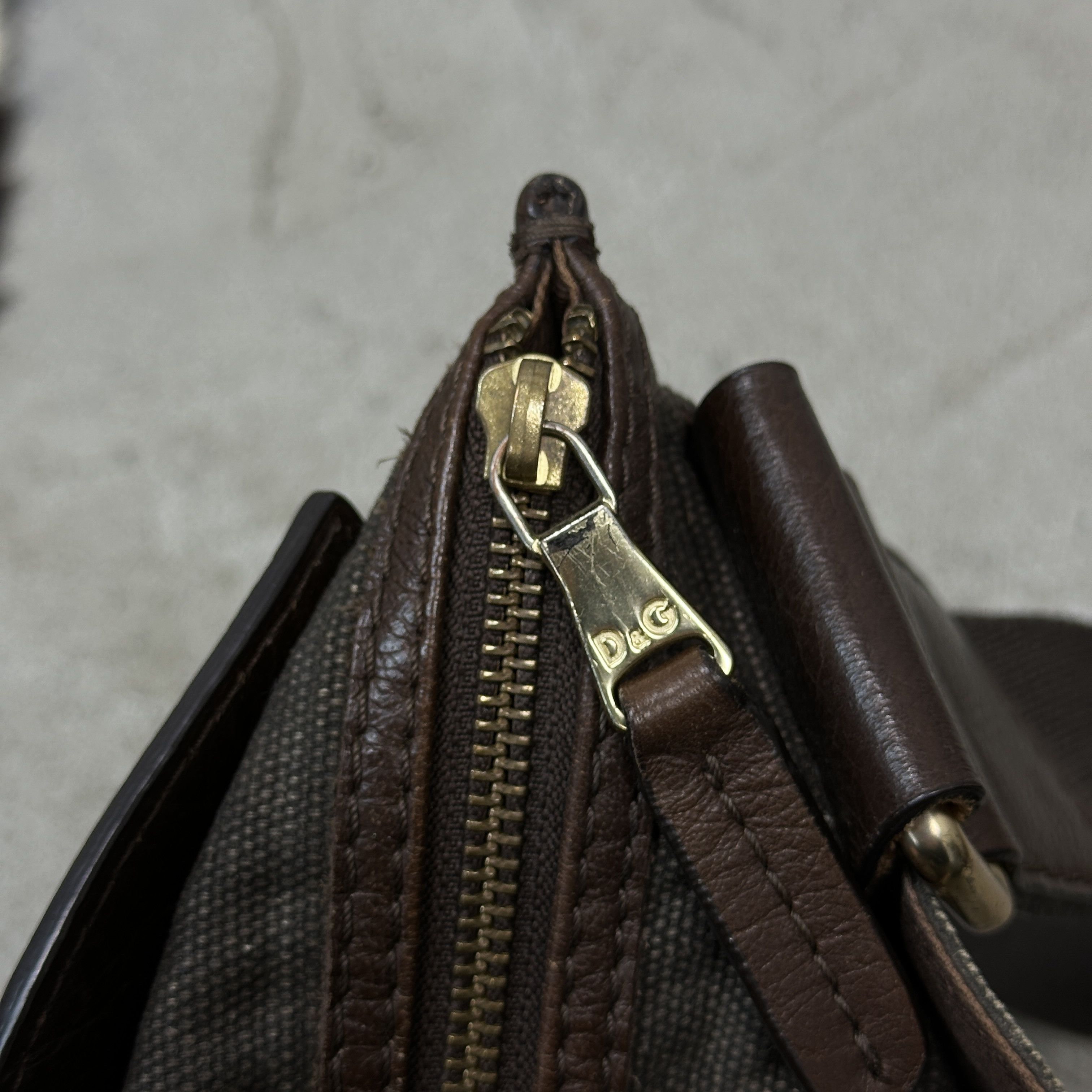 Dolce & Gabbana Vintage Leather Studded Crossbody Dolce&Gabbana Bag Size ONE SIZE - 10 Thumbnail