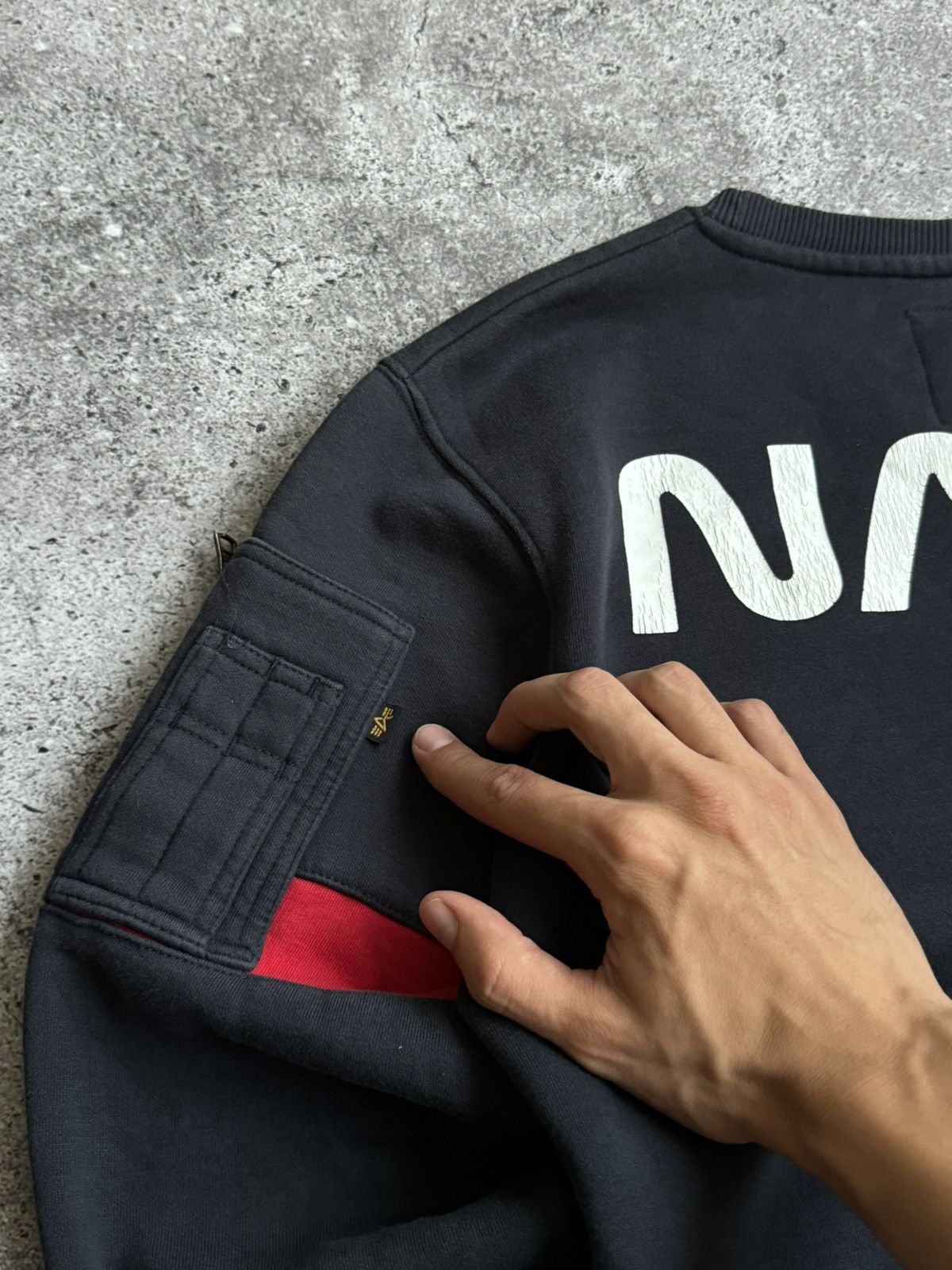 Alpha Industries × Vintage Vintage Alpha Industries x NASA big logo sweatshirt Size US S / EU 44-46 / 1 - 7 Thumbnail