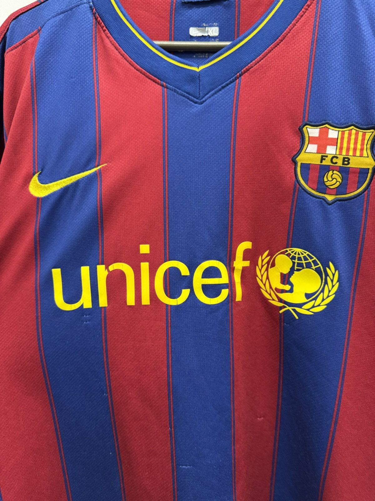 Nike Vintage Nike Barcelona Jersey 2009/2010 Home Football Shirt Size US XL / EU 56 / 4 - 10 Thumbnail