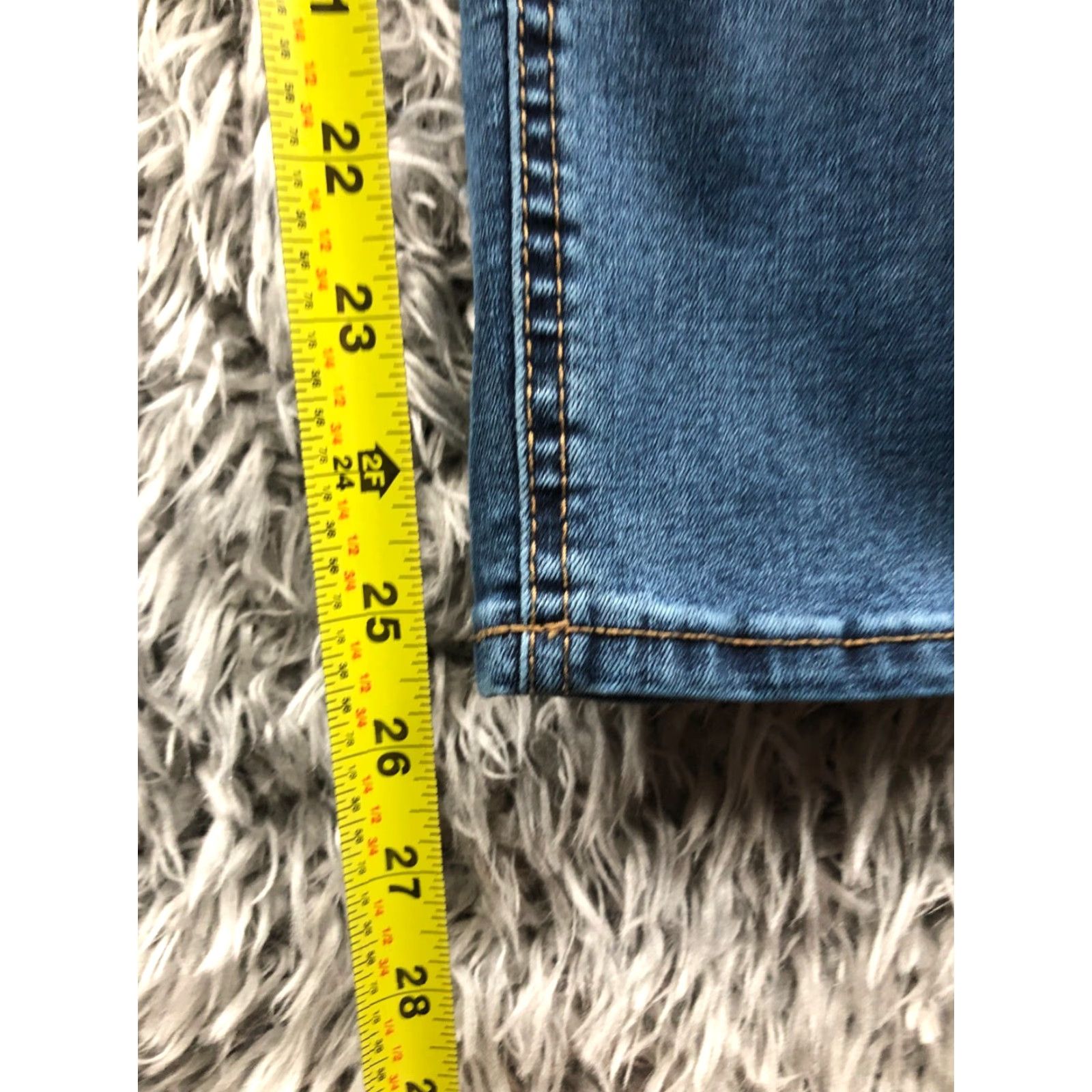 Vintage No Boundaries Jeans Size L Juniors Medium Wash Blue High Rise Regular Fit 28 in Inseam 27 in 5-Pocket Denim Skinny Womens Jeans Size 36" / US 14 / IT 50 - 3 Thumbnail