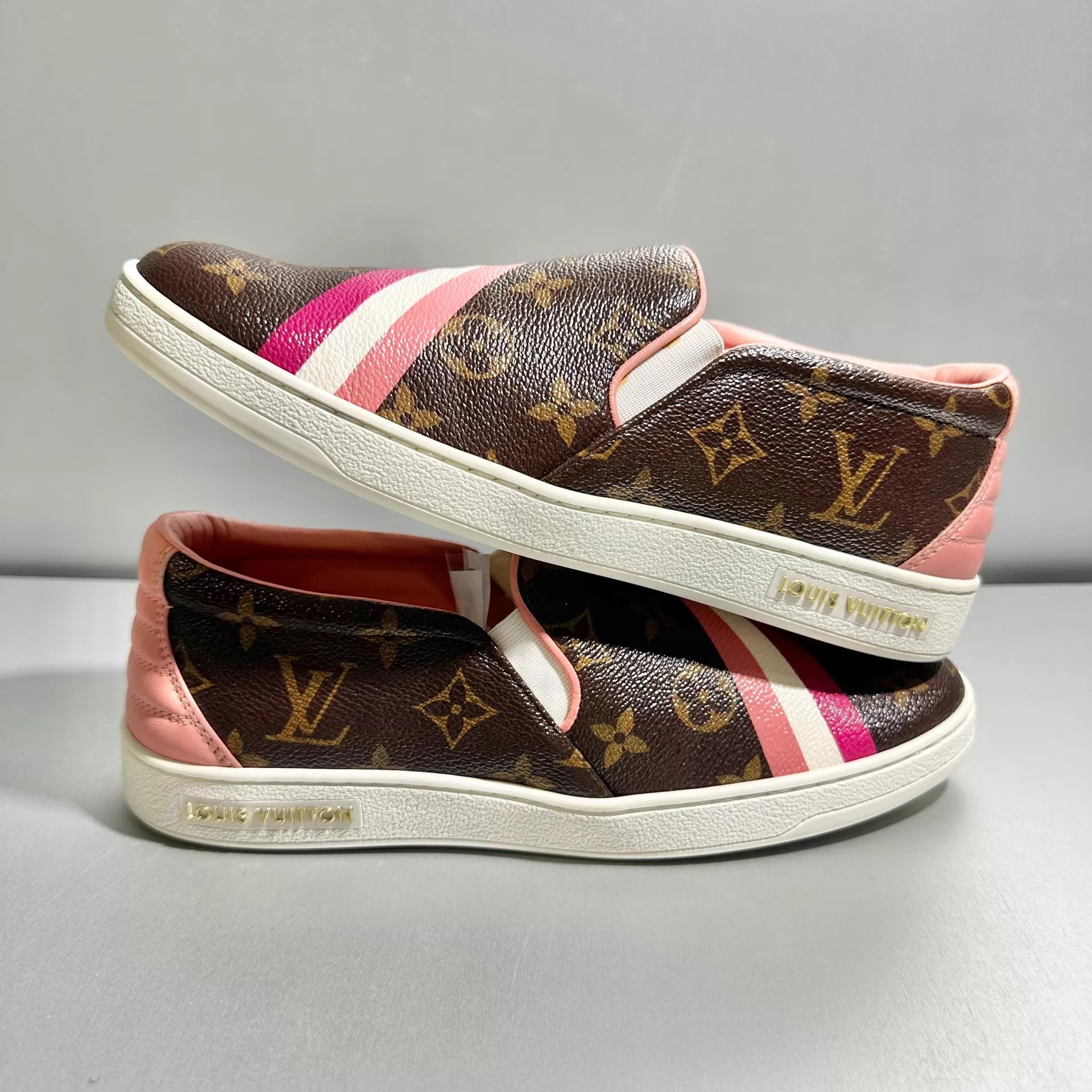 Louis Vuitton LV Monogram slip-on 37.5 2-3 worn excellent Size US 7 / IT 37 - 3 Thumbnail