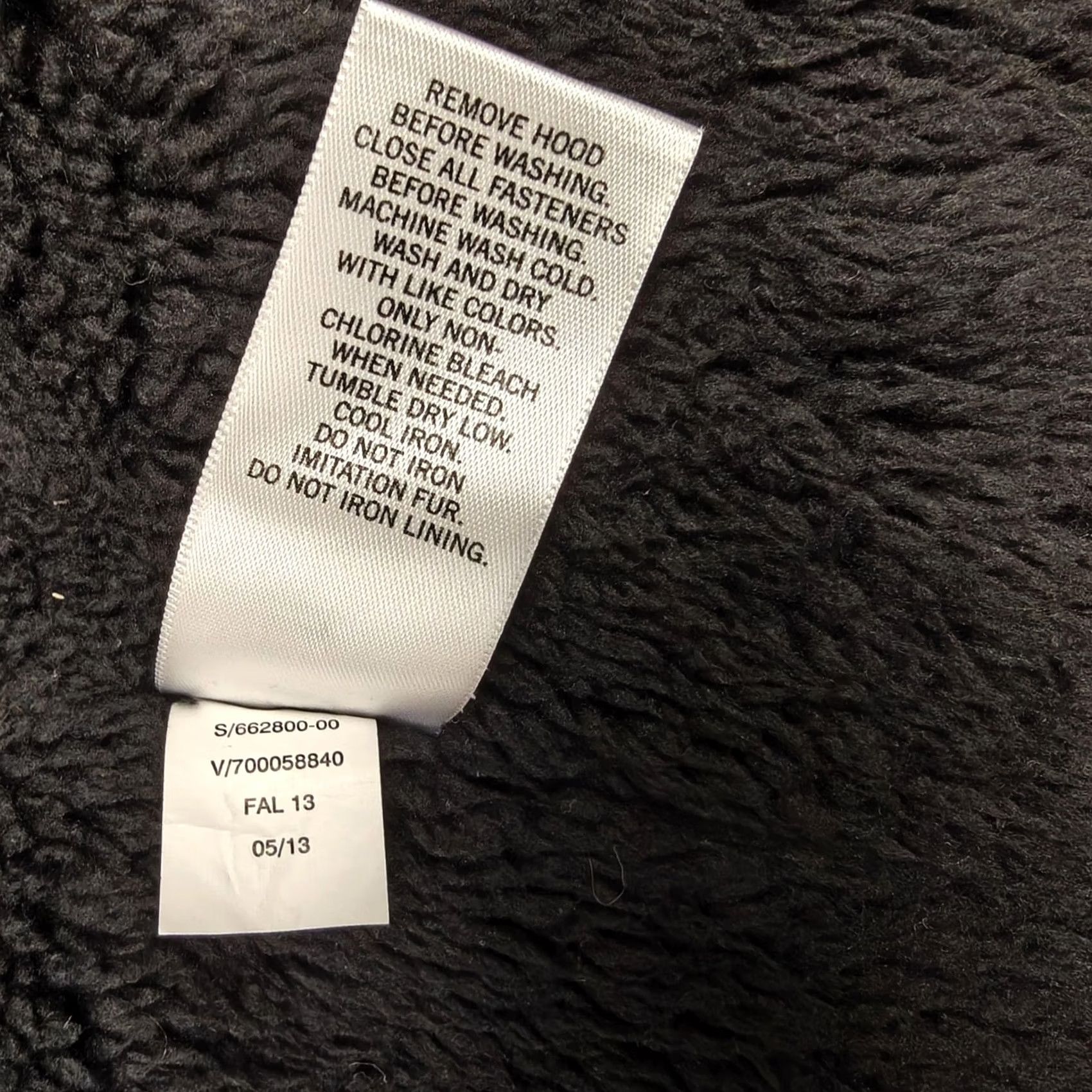 Banana Republic Banana Republic Vest Womens XS Black Puffer Zip Pockets Collared Lined Faux Fur Size XS / US 0-2 / IT 36-38 - 6 Thumbnail