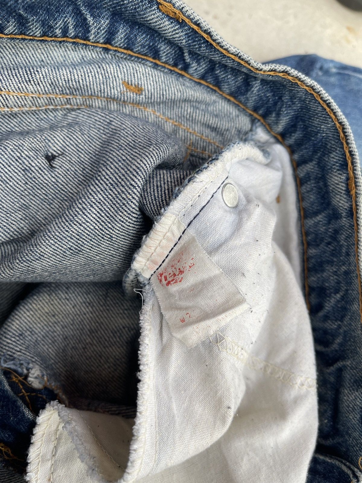 Levi's × Vintage Vintage Levi's Blue Faded Denim Jeans Size US 32 / EU 48 - 6 Thumbnail