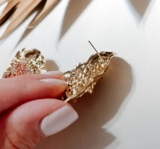 Zara Zara Textured Gold Earrings with Pink Highlights Size ONE SIZE - 2 Thumbnail