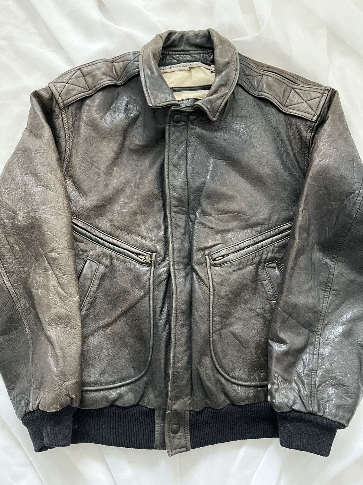 Chevignon × Vintage Faded Chevignon Leather Bomber Jacket Size US L / EU 52-54 / 3 - 2 Thumbnail