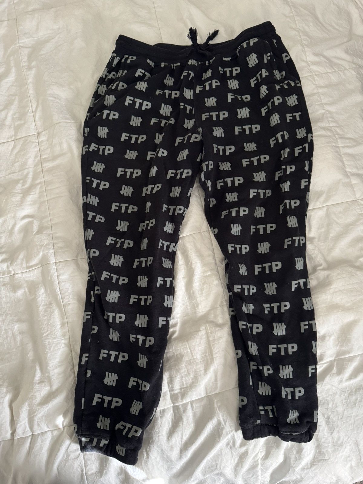 Fuck The Population × Undefeated FTP X UNDFT Joggers Size US 32 / EU 48 - 4 Thumbnail