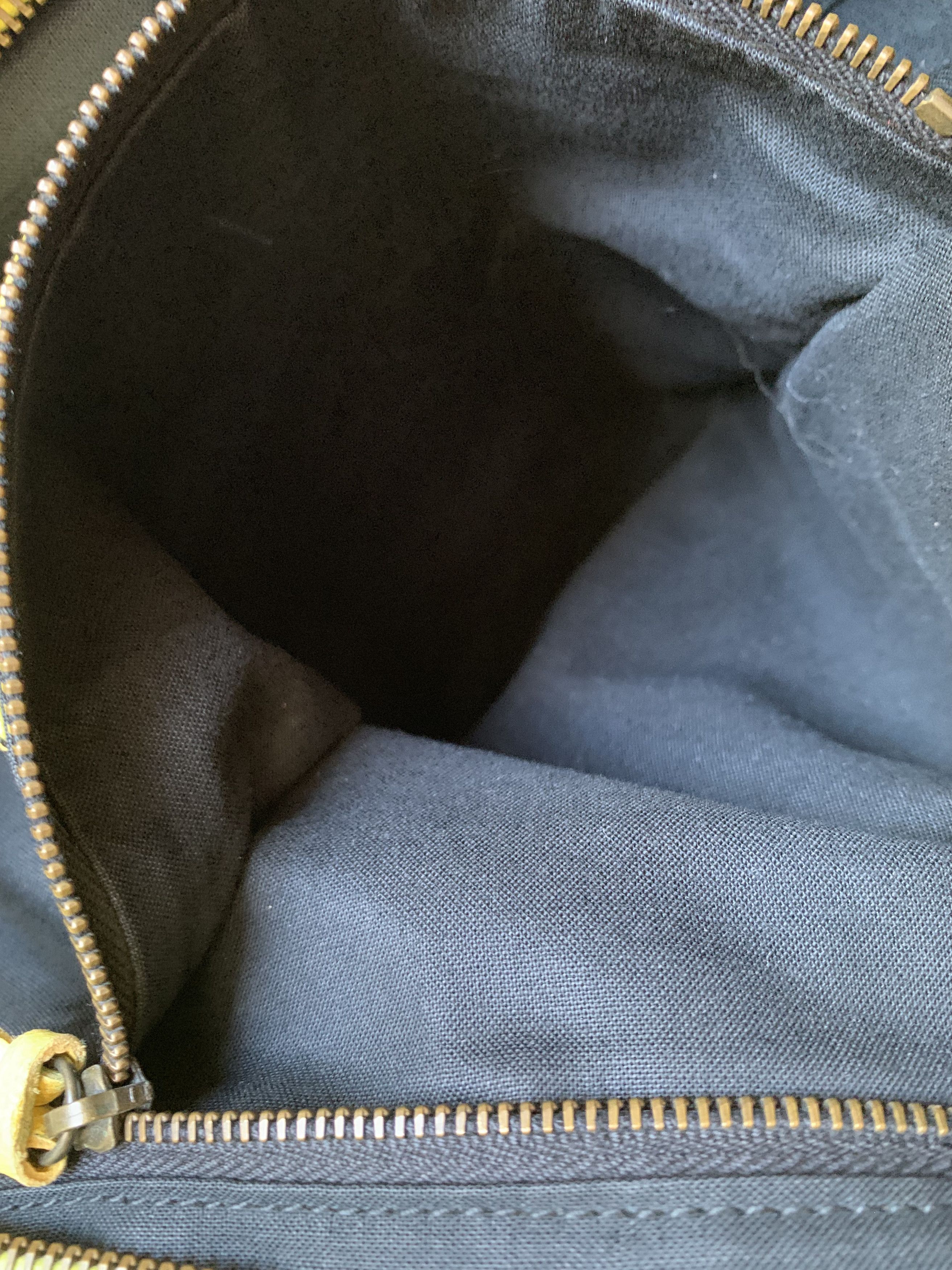 Balenciaga Authentic Balenciaga city Messenger Crossbody Bag Size ONE SIZE - 20 Thumbnail