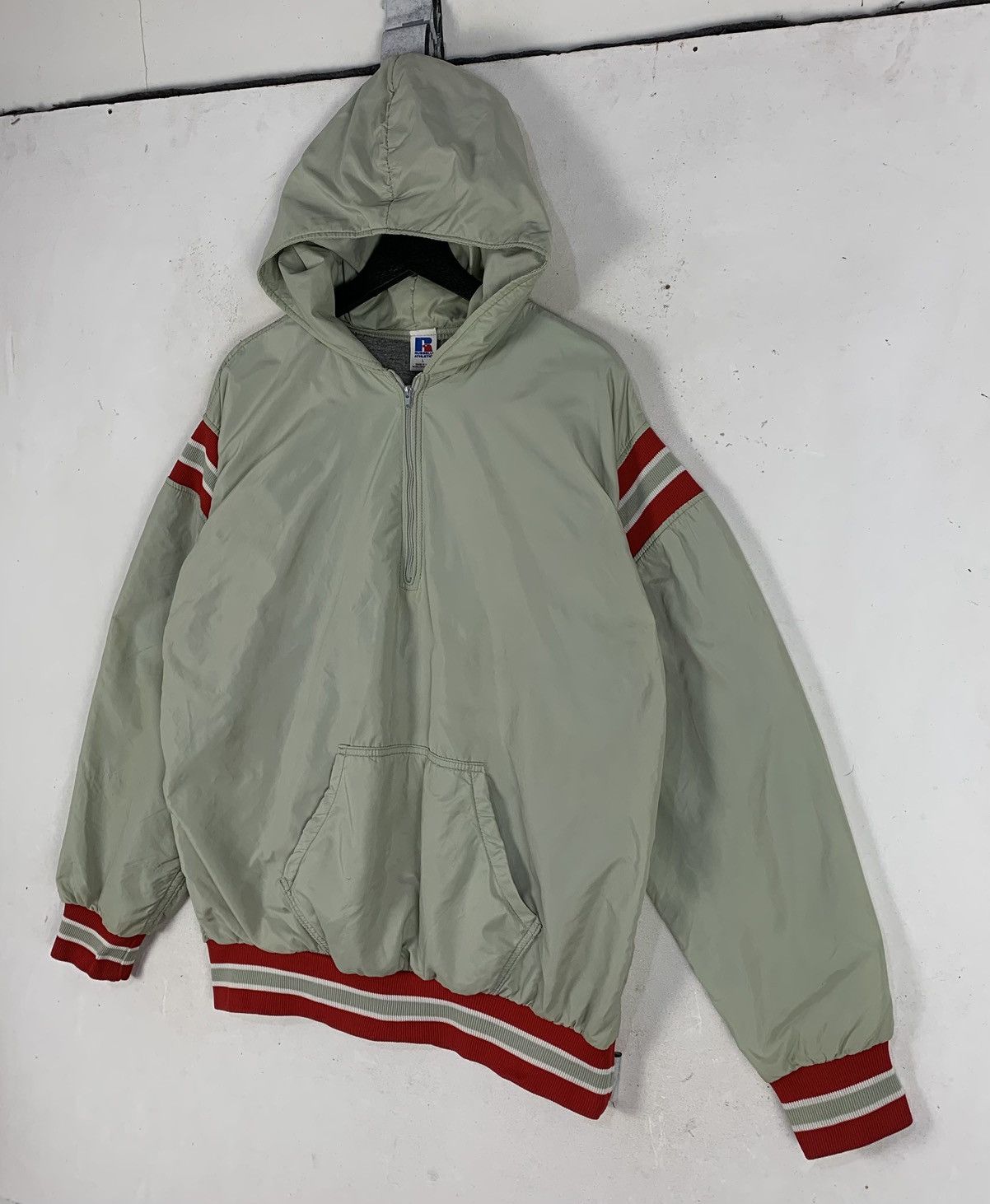 vintage Russell activewear pullover windbreaker jacket.
