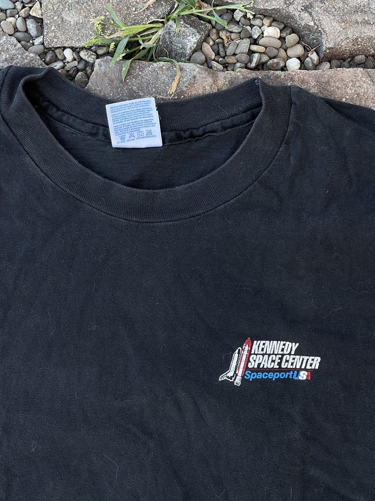 NASA 1993 Kennedy Space Center Saturn Vintage T-shirt rare Size US XL / EU 56 / 4 - 8 Thumbnail