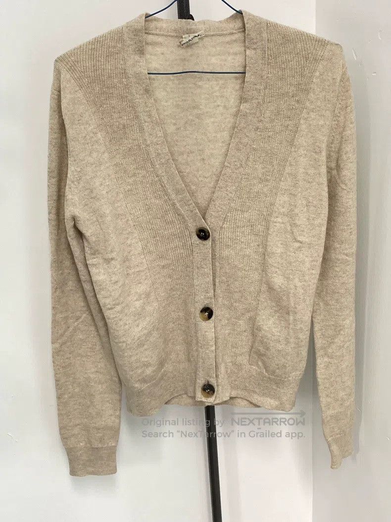 Hermes Hermes Solid color V-neck three-button knit cardigan Size XS / US 0-2 / IT 36-38 - 1 Thumbnail