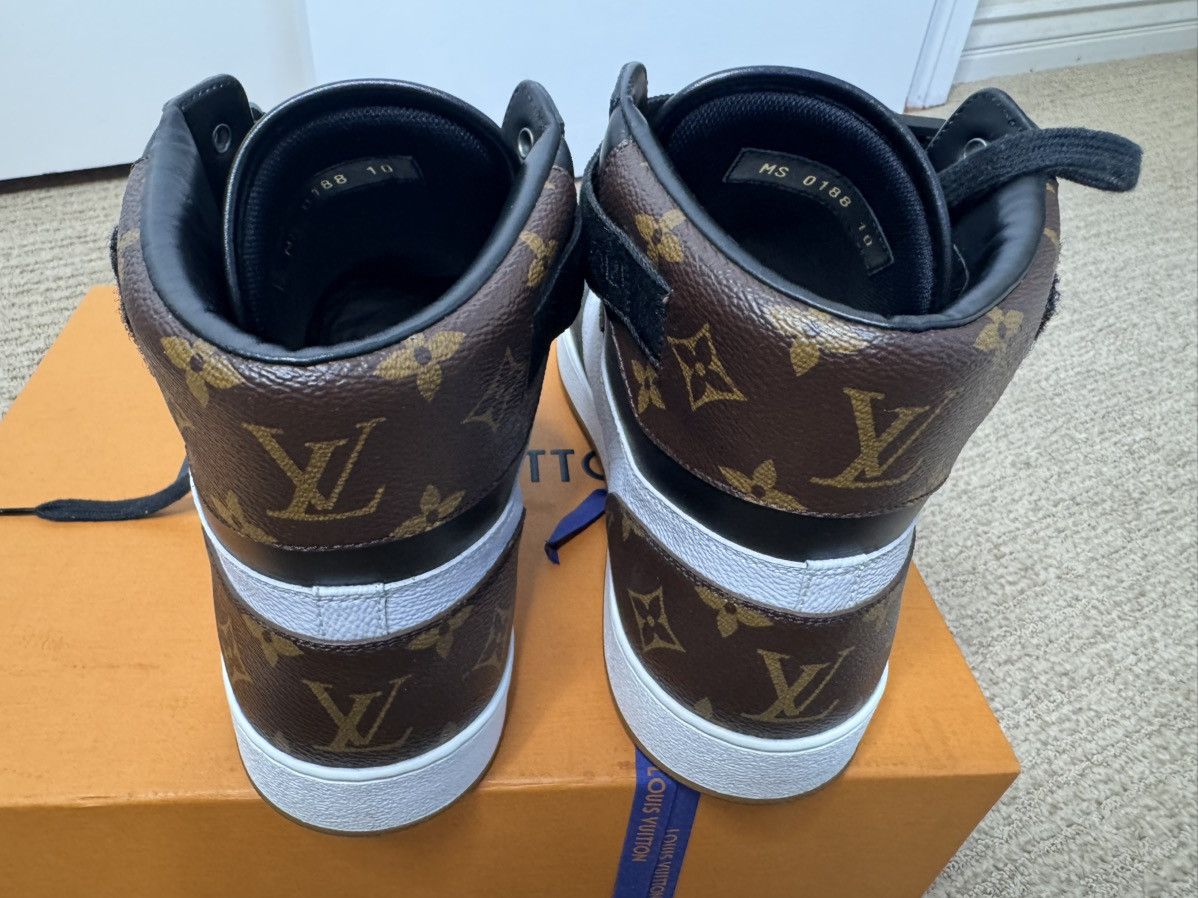 Louis Vuitton Louis Vuitton Rivoli High tri-color Size US 11.5 / EU 44-45 - 5 Thumbnail