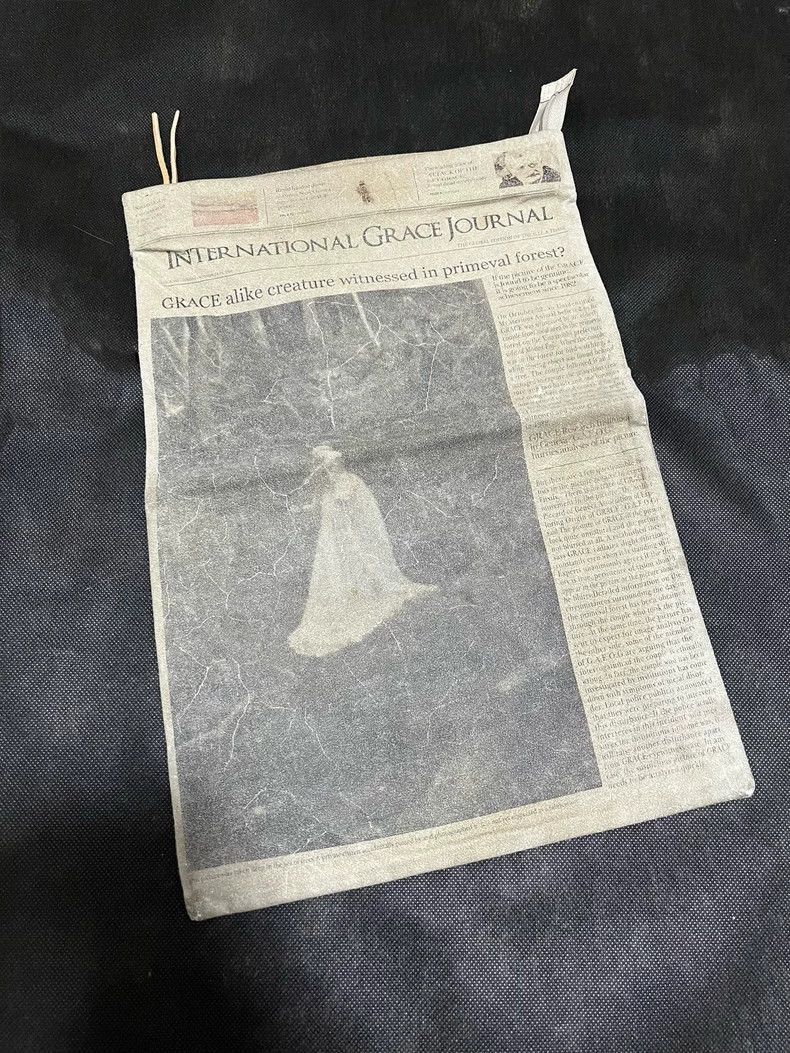 Undercover Undercover Grace Newspaper Leather Clutch Size ONE SIZE - 1 Thumbnail