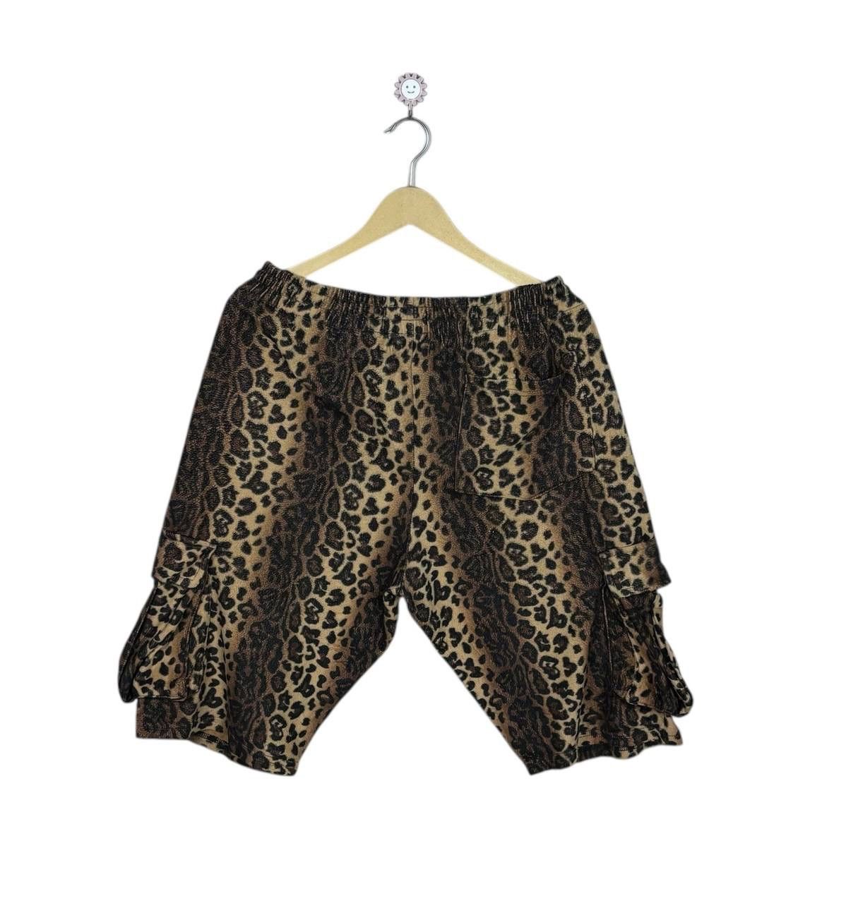 Japanese Brand REPEZEE:N Leopard Cargo Shorts Fleece Streetwear XL Size US 34 / EU 50 - 2 Thumbnail