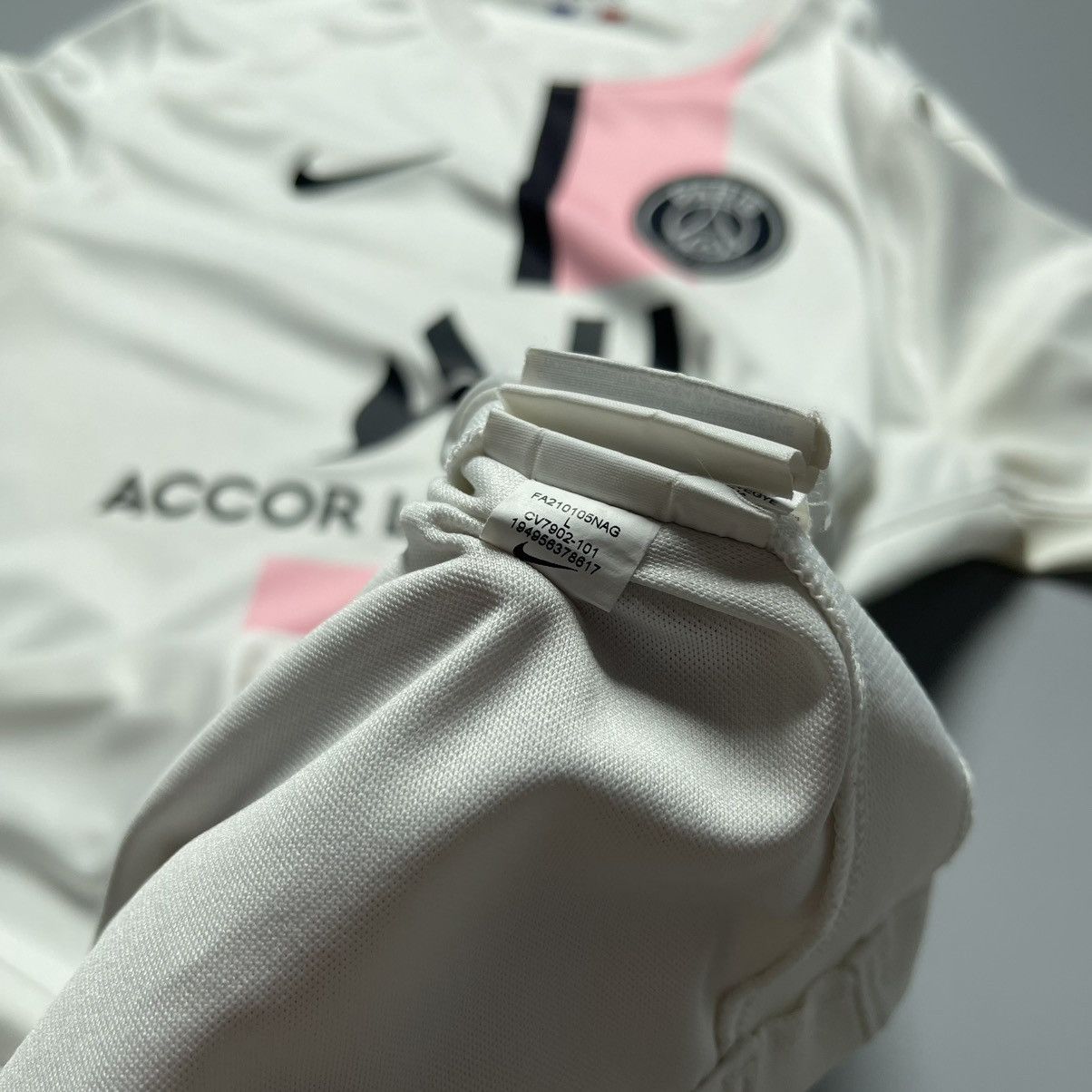 Nike PSG NIKE 2021/2022 FOOTBALL SOCCER AWAY JERSEY #30 MESSI Size US L / EU 52-54 / 3 - 14 Thumbnail