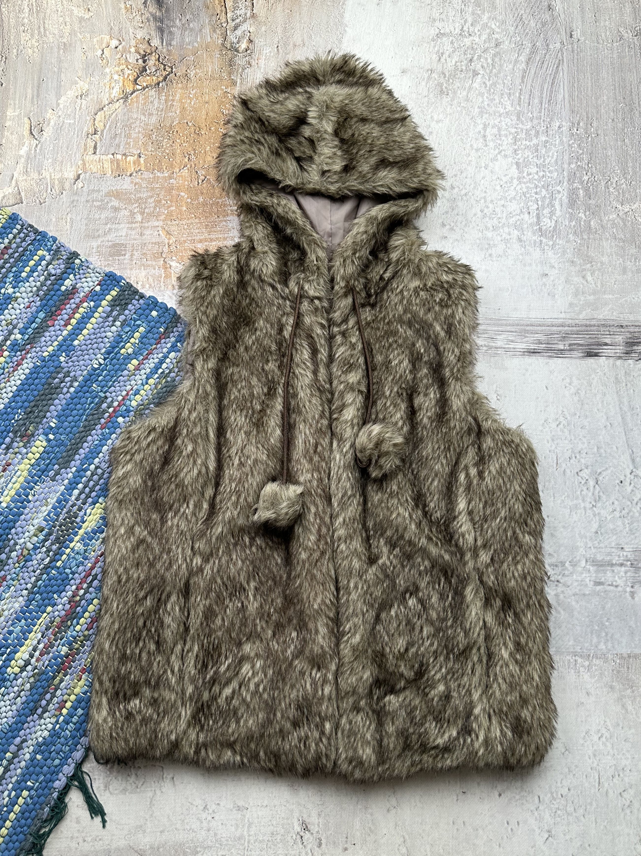 Vintage Vintage Faux Fur Vest A91(495) Size M / US 6-8 / IT 42-44 - 1 Thumbnail