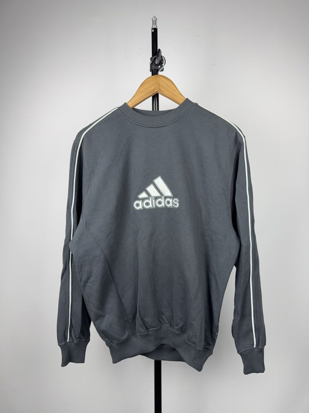 Adidas Vintage Adidas Big Central Logo Sweatshirt Grey Y2K 2001 Size US S / EU 44-46 / 1 - 1 Thumbnail