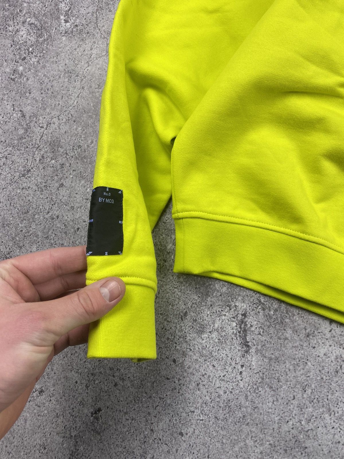 Alexander McQueen × Vintage Alexander McQueen MCQ Cropped reflective Sweatshirt Very rar Size M / US 6-8 / IT 42-44 - 6 Thumbnail