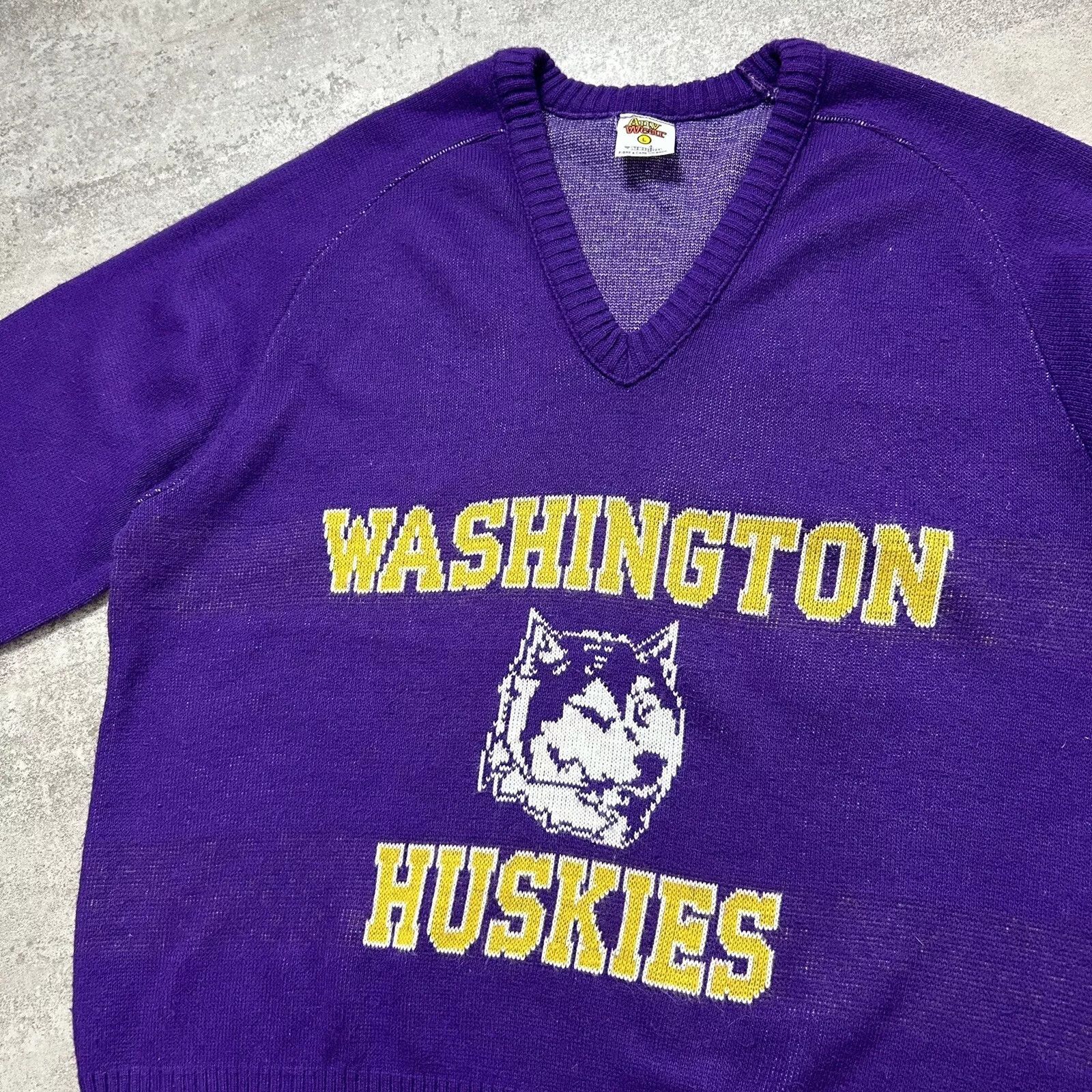 NCAA × Vintage WASHINGTON HUSKIES ANY WEAR ACRYLIC KNIT SWEATER SIZE L Size US L / EU 52-54 / 3 - 2 Thumbnail