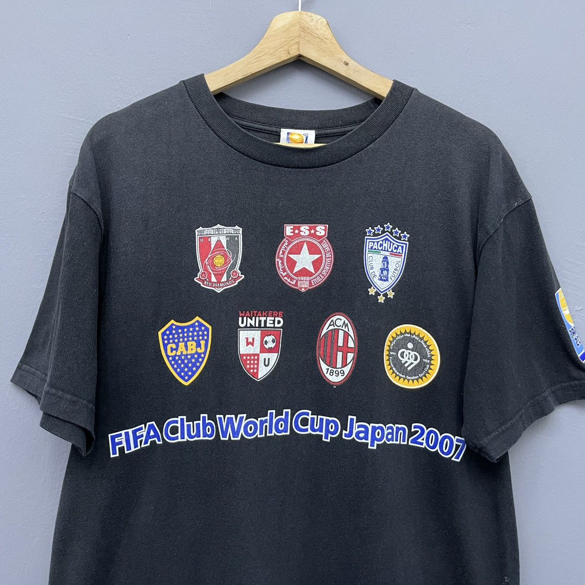 Vintage Vintage Y2K FIFA Club World Cup Japan T-shirt Sportswear Size US L / EU 52-54 / 3 - 3 Thumbnail