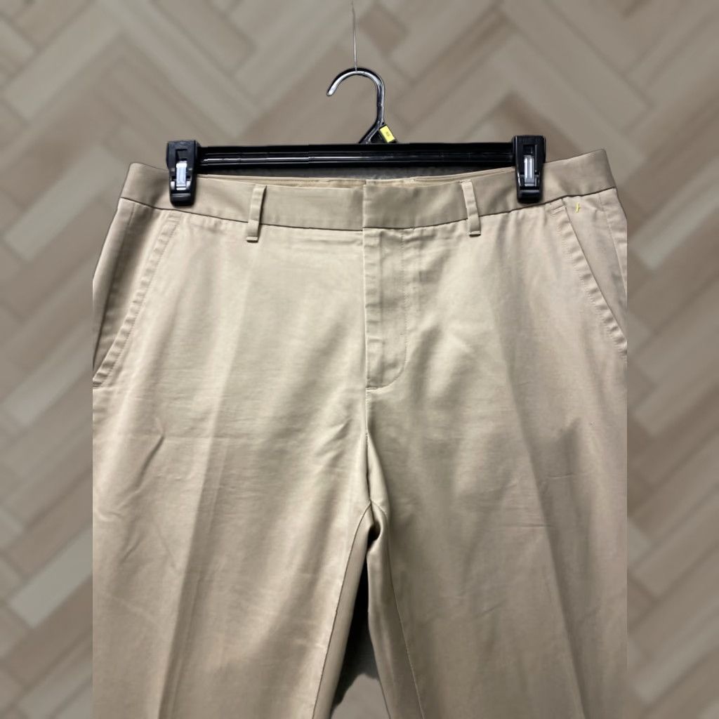 Bonobos Bonobos Chino Pants Mens 33x32 Khaki Straight Regular Cotton Zip Button Closure Pockets Everyday/Business Casual Travel 90s? No, but avoid. Size US 33 - 1 Thumbnail