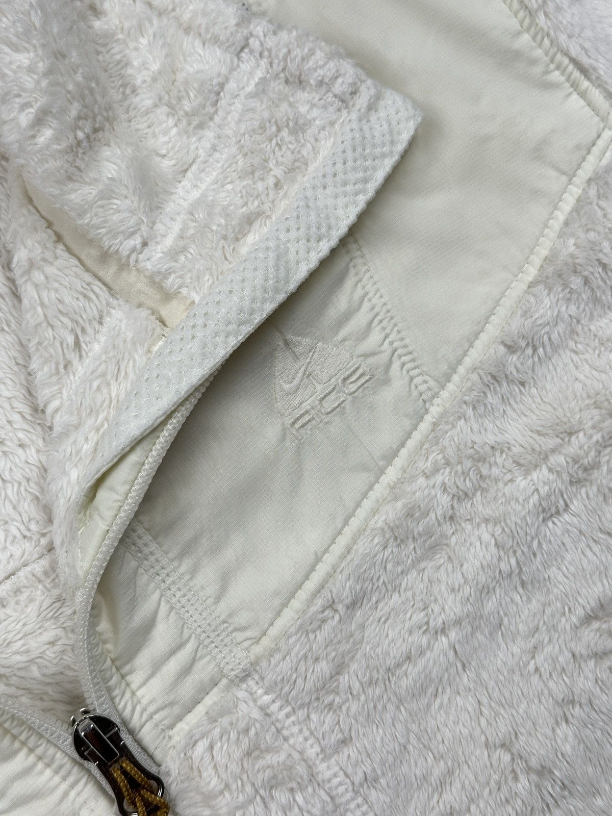 Nike ACG Nike ACG Vintage Sherpa Teddy Fleece Jacket White Full Zip Size L / US 10 / IT 46 - 8 Thumbnail