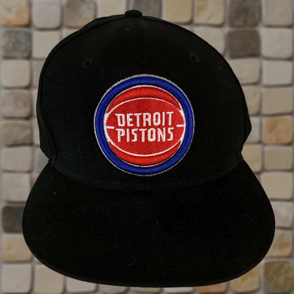 New Era VINTAGE New Era Hat Basketball Detroit Pistons Wool Black Adjustable Unisex Adults Baseball Cap Size ONE SIZE - 1 Thumbnail