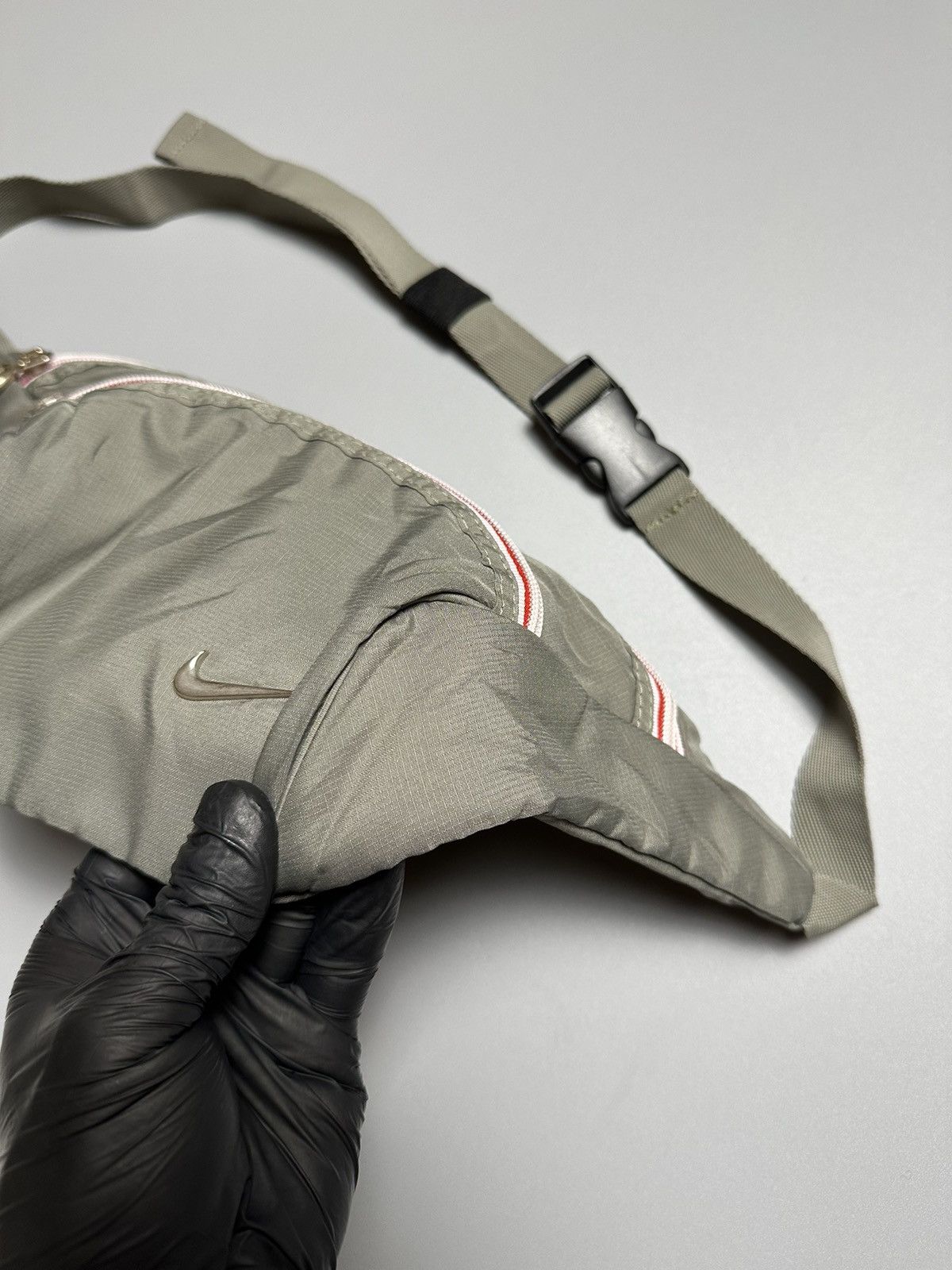 Vintage Nike Rare vintage metal swoosh logo belt bag unisex Size ONE SIZE - 5 Thumbnail