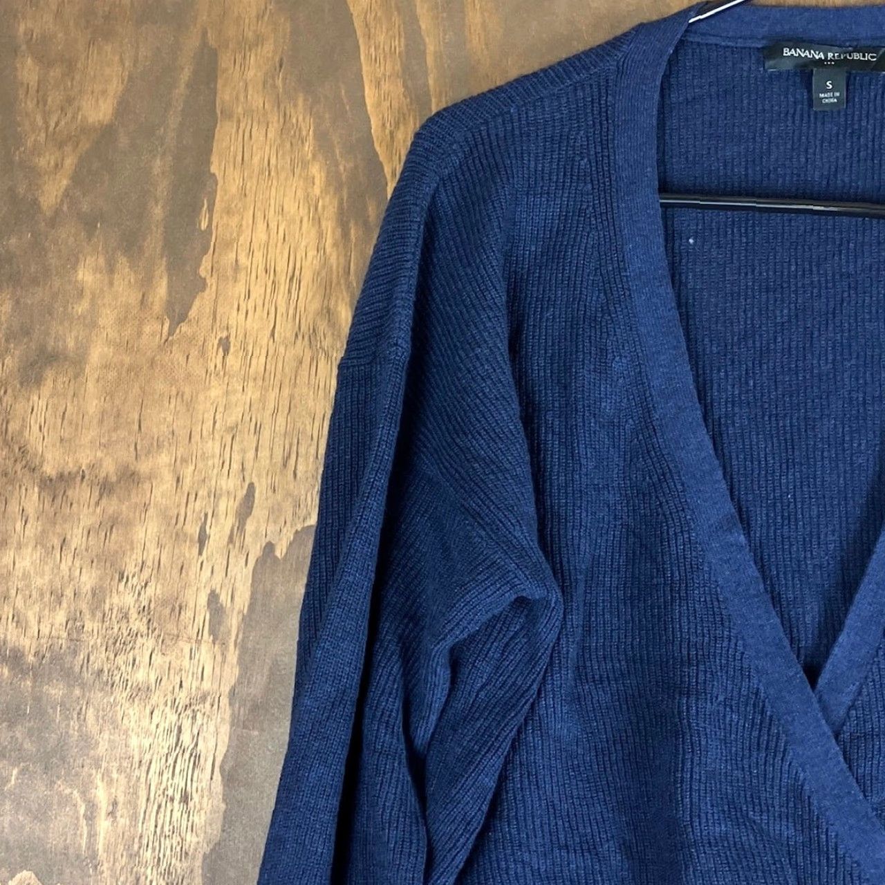 Banana Republic Banana Republic Womens Sweater Blue Ribbed VNeck Wrap Long Sleeve Cotton Blend S Womens V-Neck Pullover Knit Casual Workwear 90s? Size S / US 4 / IT 40 - 4 Thumbnail