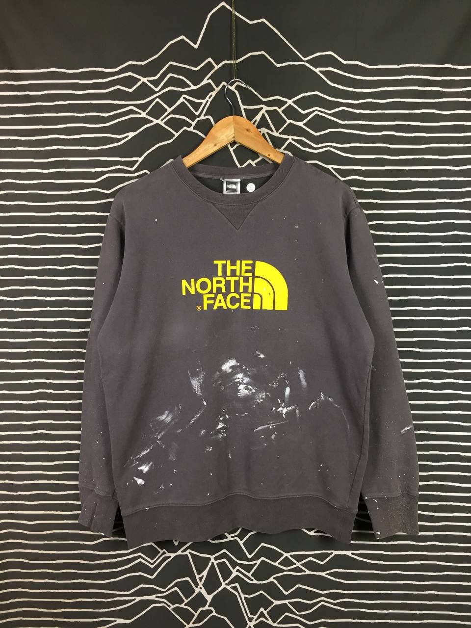 The North Face The North Face Big Logo Distressed Paint Splatter Sweatshirt Size US M / EU 48-50 / 2 - 2 Thumbnail