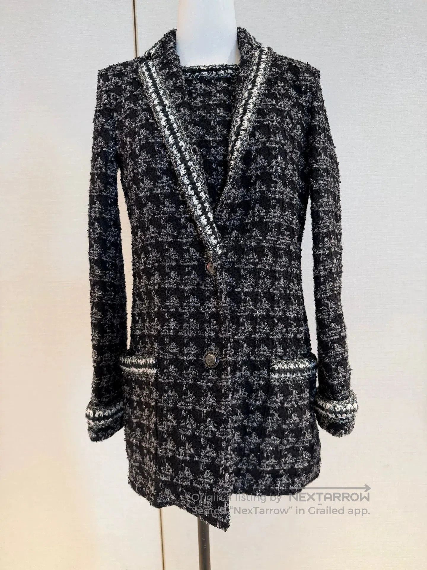 Chanel Chanel Black Silver Houndstooth Tweed Blazer. Size US S / EU 44-46 / 1 - 1 Thumbnail