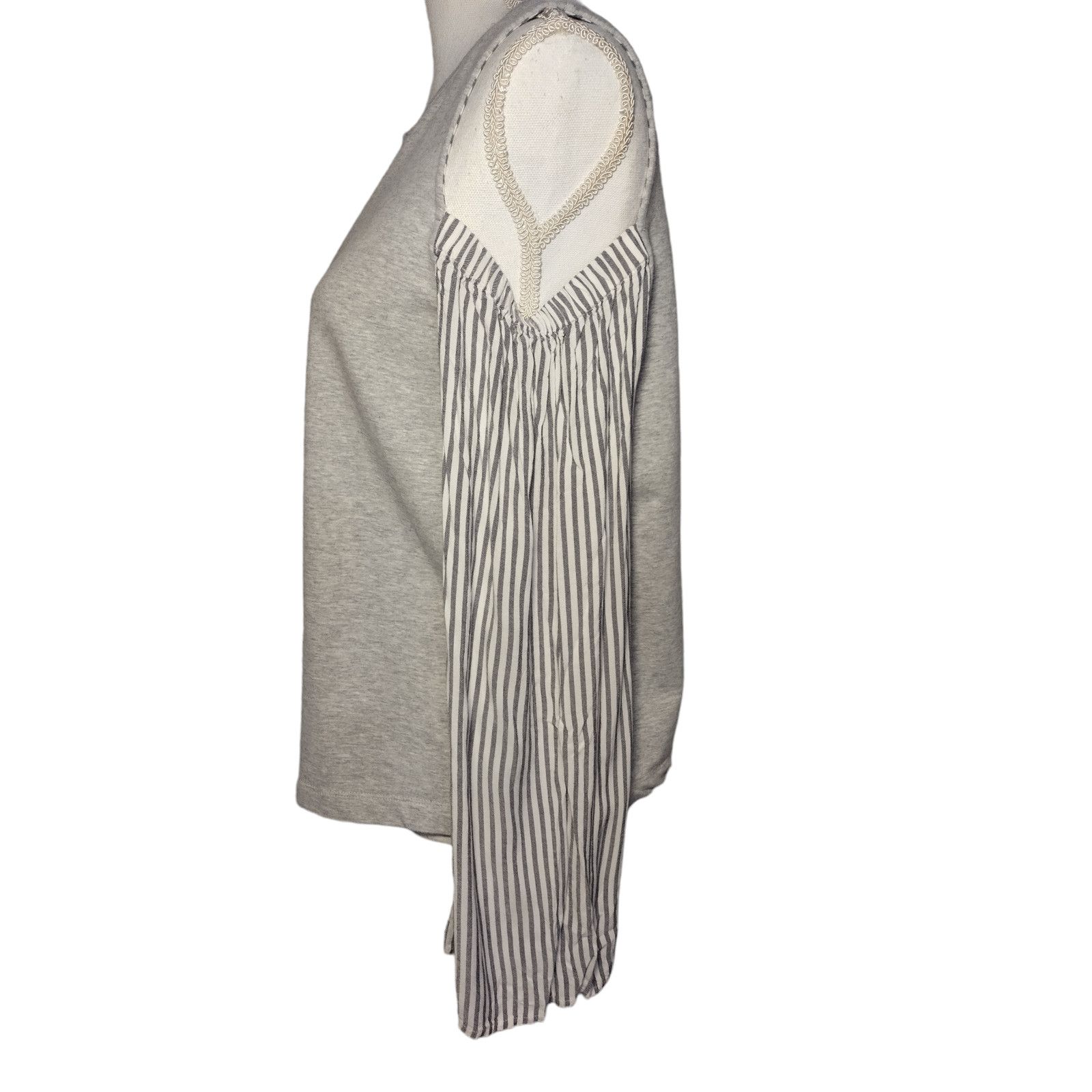 Vince Camuto Vince Camuto Womens Blouse Shoulder Sleeves Crew Neck Gray M Size M / US 6-8 / IT 42-44 - 5 Thumbnail
